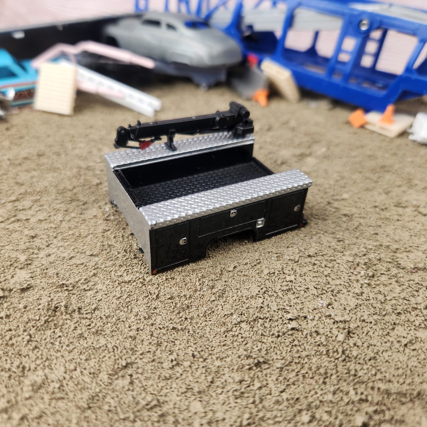 1:64 Greenlight DRW Utility Body with Crane Black Silver