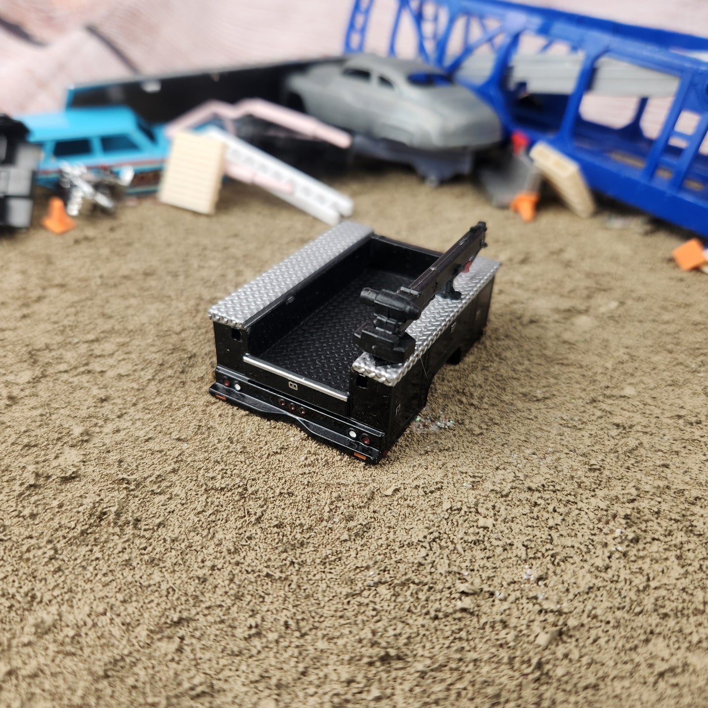 1:64 Greenlight DRW Utility Body with Crane Black Silver