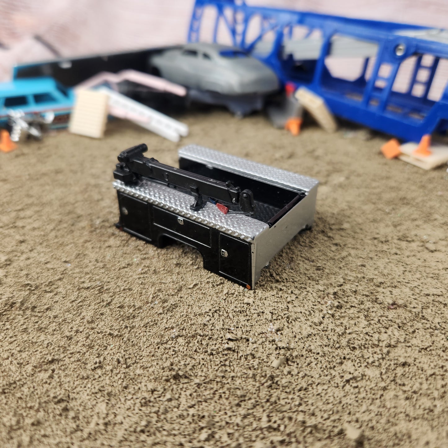 1:64 Greenlight DRW Utility Body with Crane Black Silver