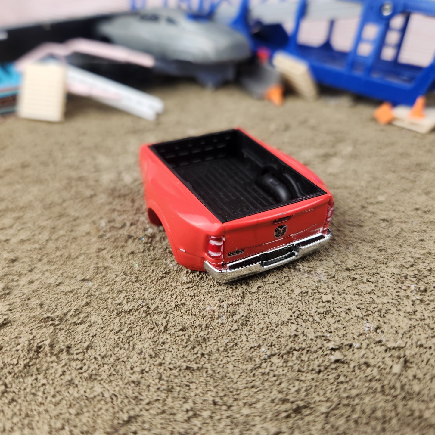 1:64 Greenlight Ram 3500 Dually DRW Bed Red