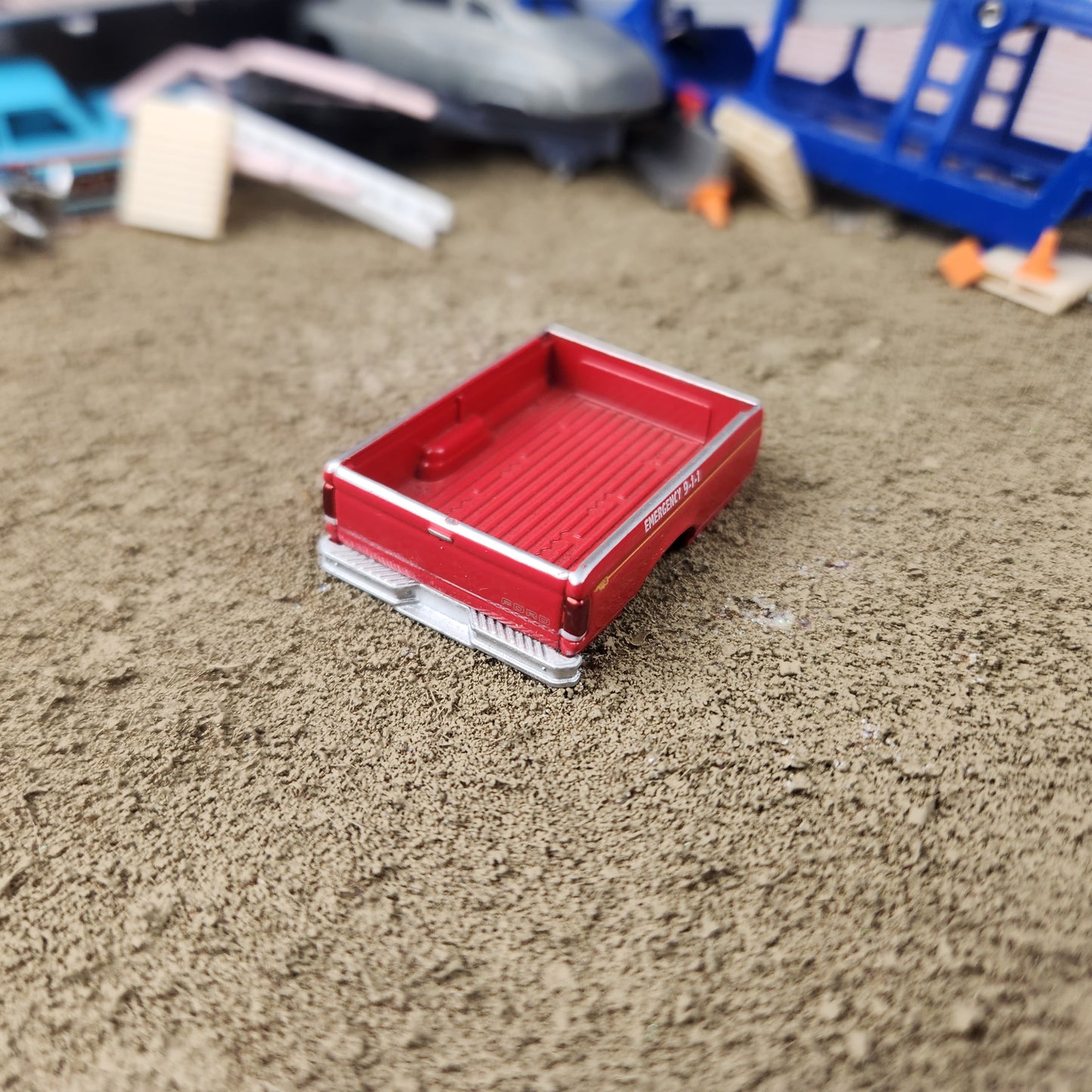 1:64 Greenlight 1992 Ford F-350 Pickup Bed Red