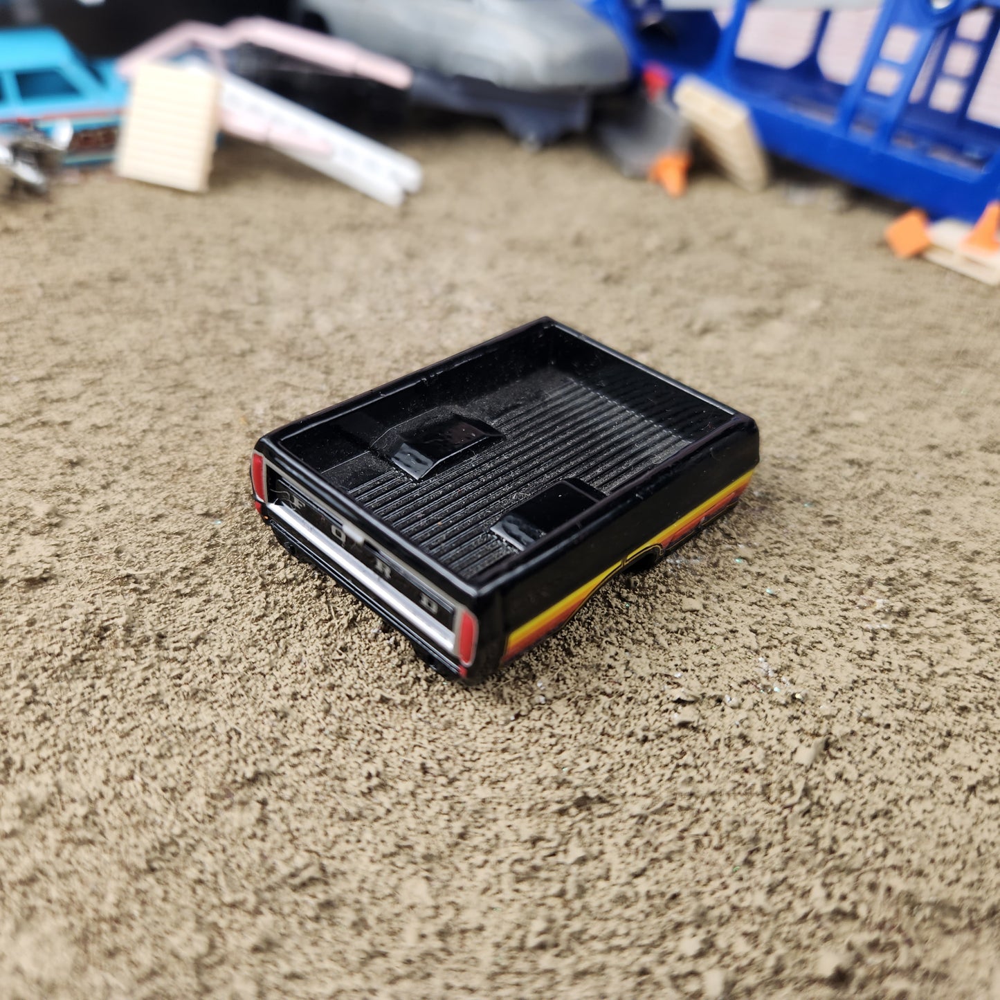 1:64 M2 Machines 1972 Ford F-250 Pickup Truck Bed Black w Yellow Red Stripes