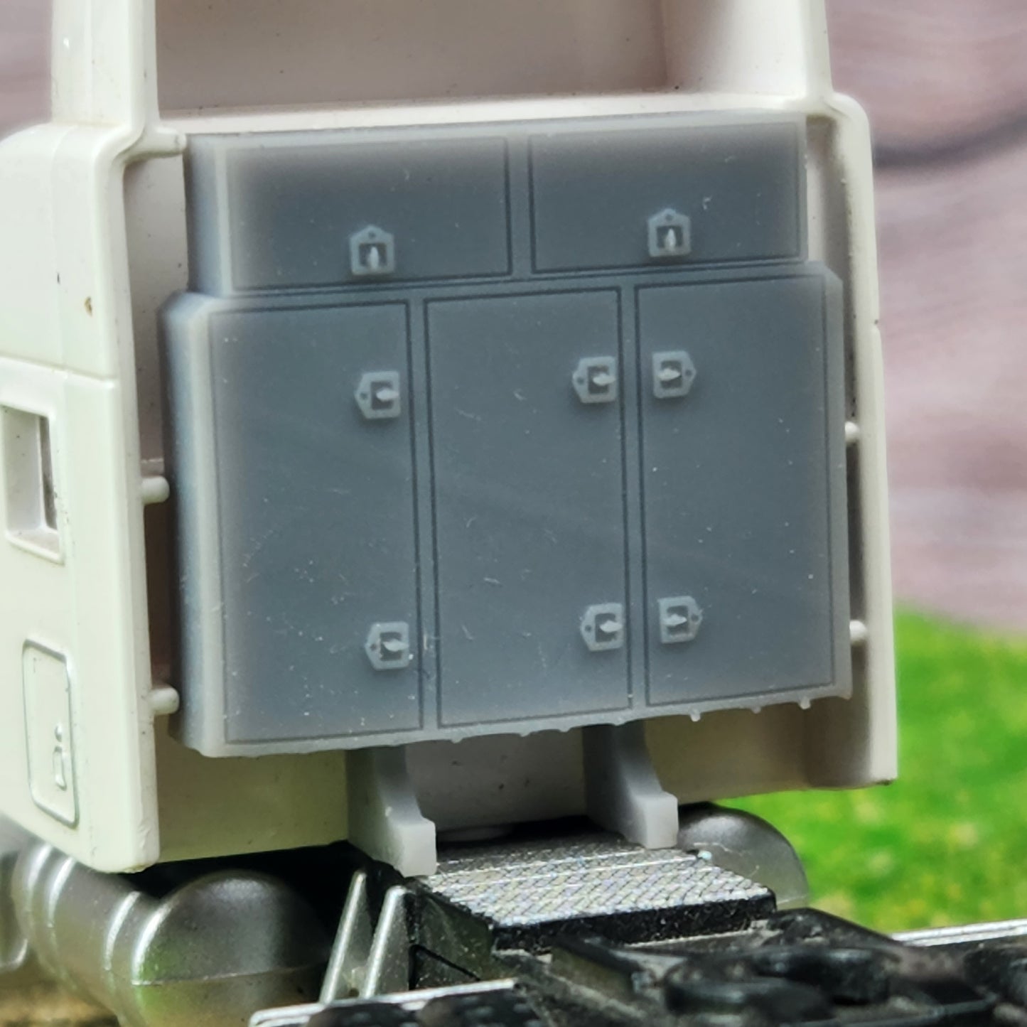 1:87 HO Scale 3D Printed Semi Truck 5 Door Cabinet Headache Rack