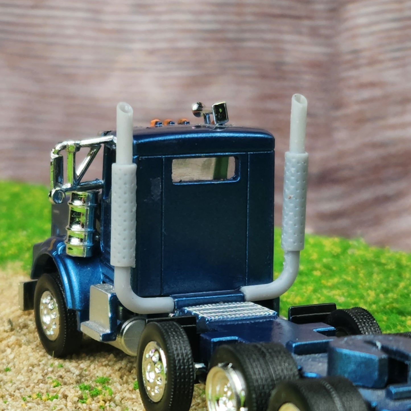 1:87 Scale 3D Printed Semi Truck Short 7" Miter Cut Exhaust Stacks Heat Shield