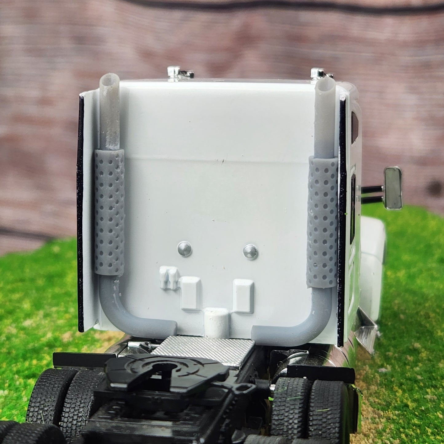 1:50 Scale 3D Printed Semi Truck Short 7" Miter Cut Exhaust Stacks w Heat Shield