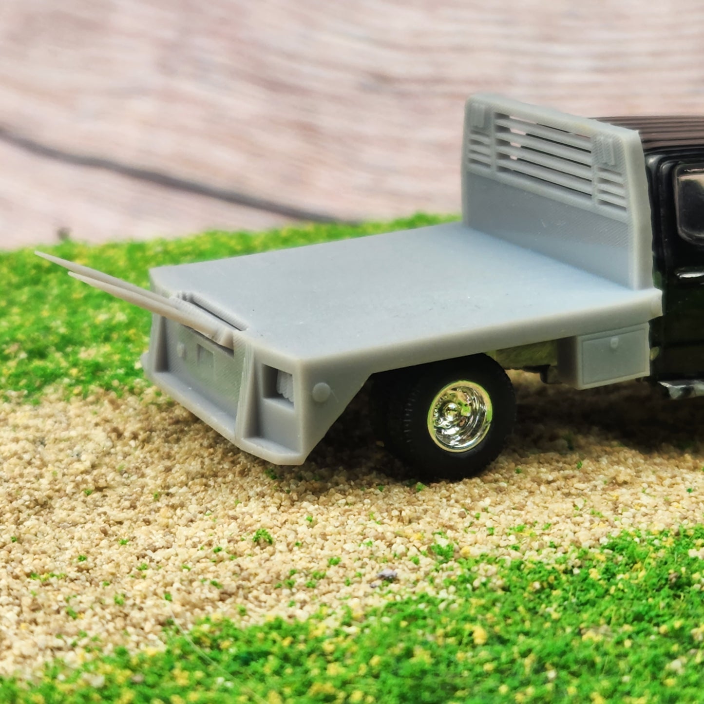 1:64 Scale 3D Printed DRW Flatbed Adjustable Bale Spike Truck Body
