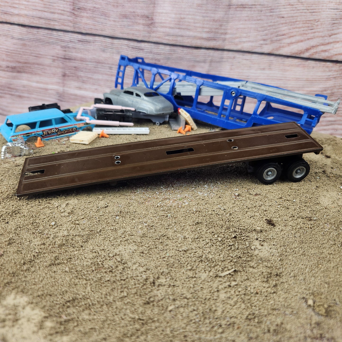 1:64 Winross Flatbed Trailer Brown Good for Custom Trailer Builds