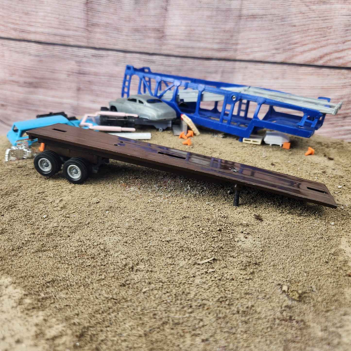 1:64 Winross Flatbed Trailer Brown Good for Custom Trailer Builds