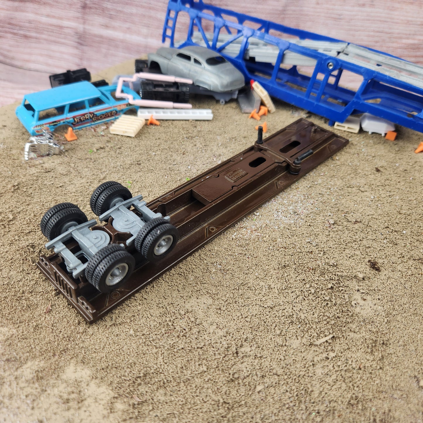 1:64 Winross Flatbed Trailer Brown Good for Custom Trailer Builds
