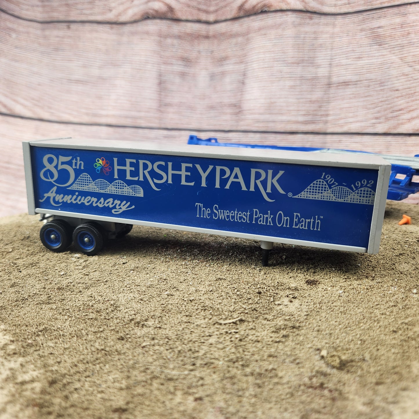 1:64 Winross Hershey Park 85th Anniversary Trailer