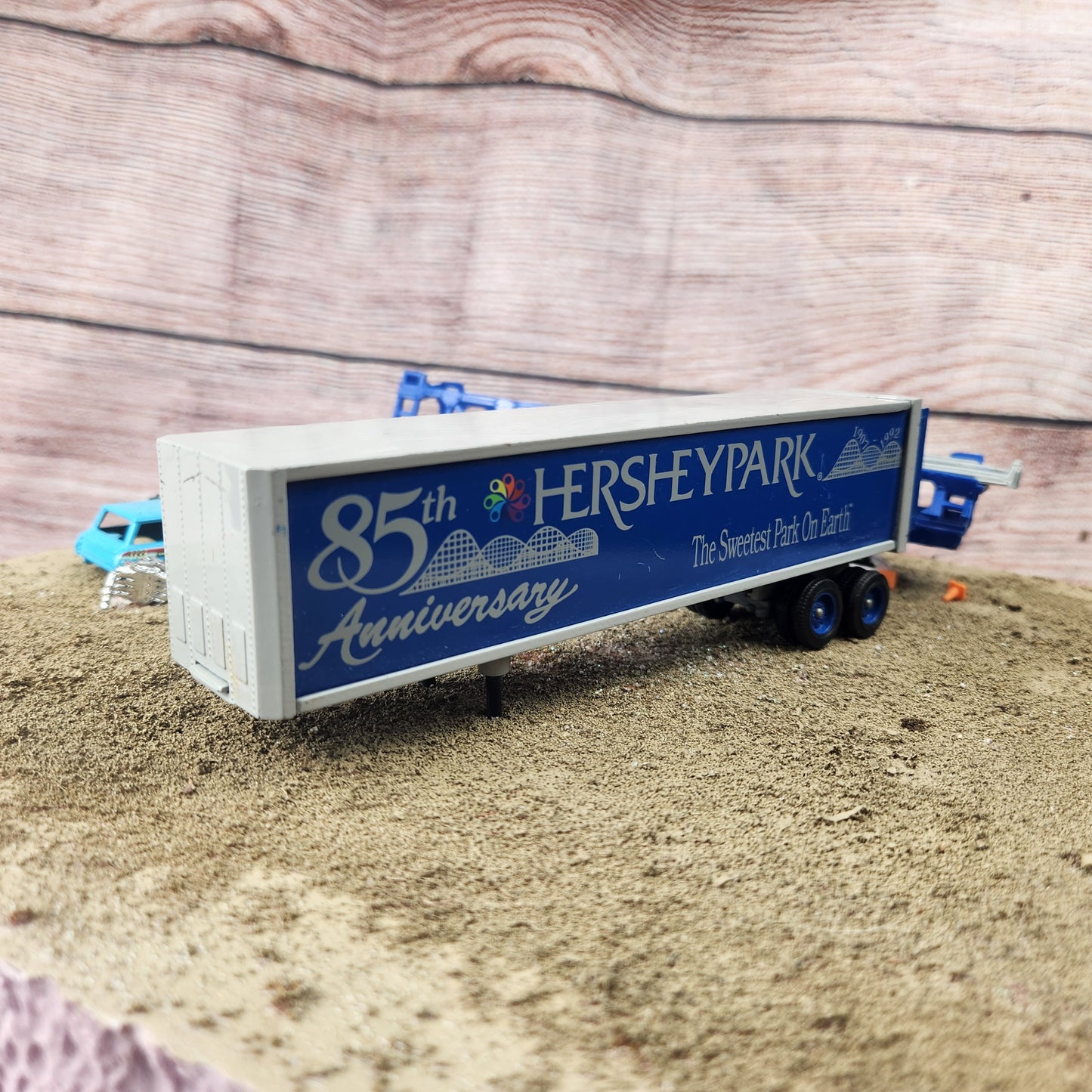 1:64 Winross Hershey Park 85th Anniversary Trailer