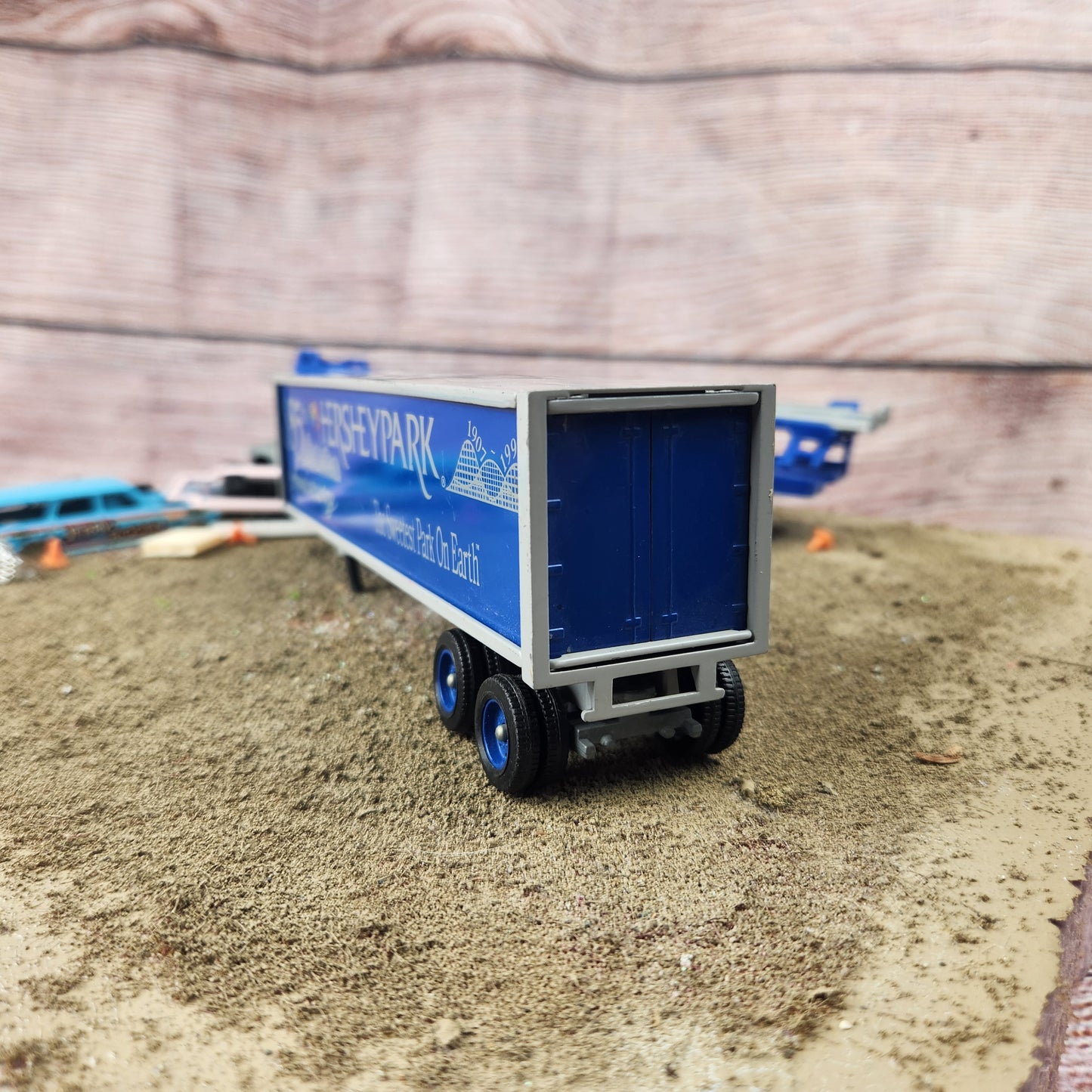 1:64 Winross Hershey Park 85th Anniversary Trailer