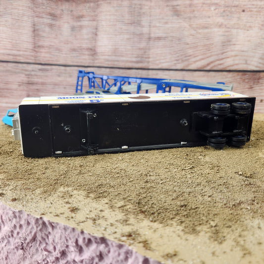 1:64 M2 Machines Moon Pie Semi Trailer