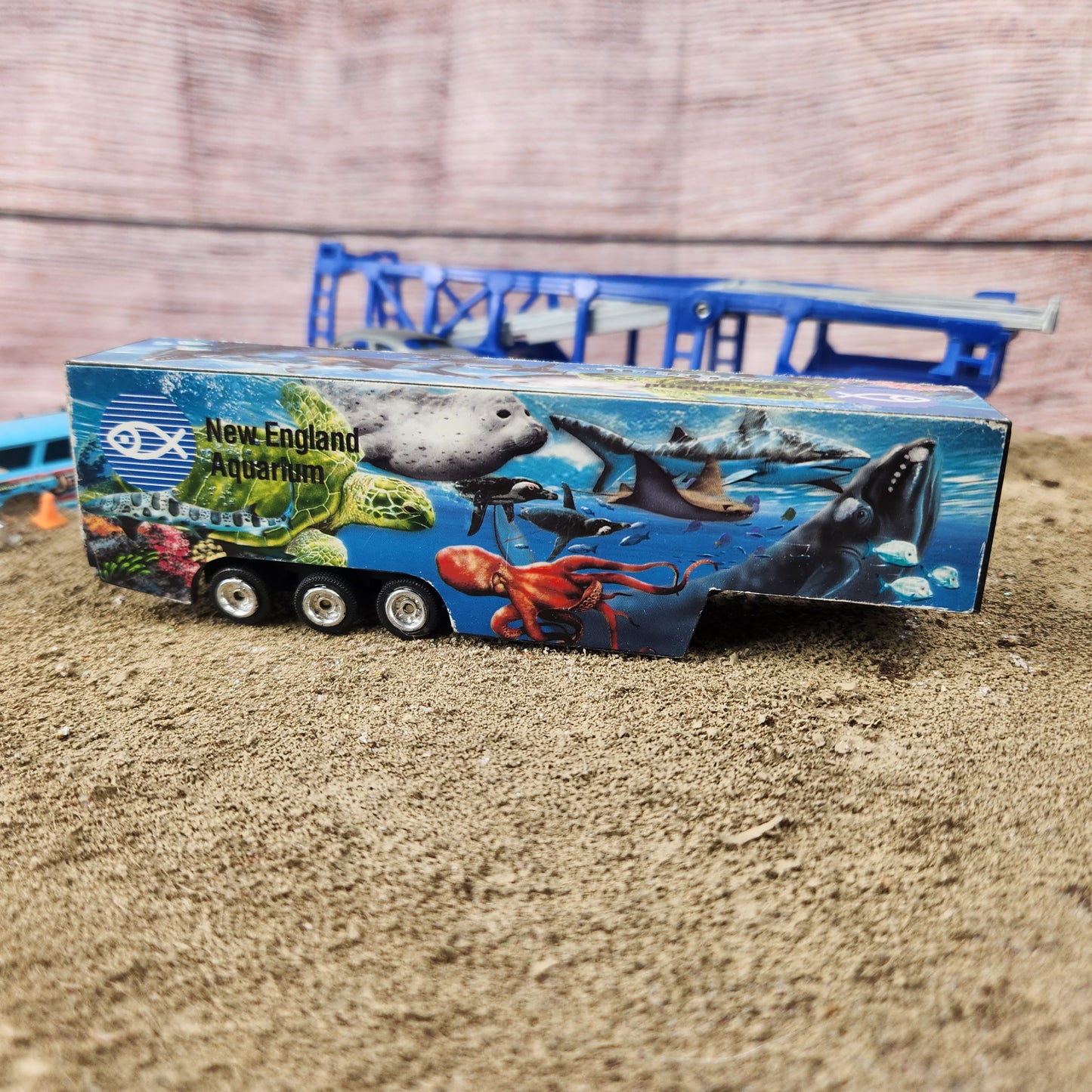 1:87 Sized New England Aquarium Triple Axle Trailer