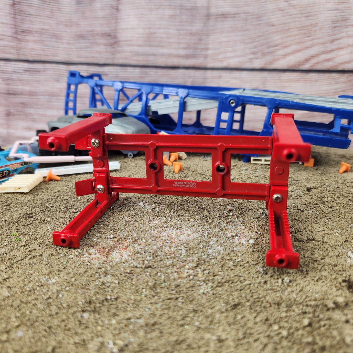 M2 Machines Red Stackable Auto Lift