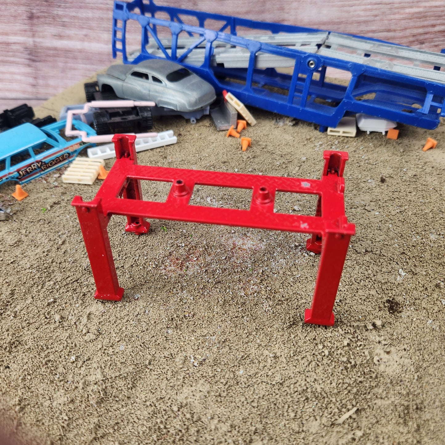 M2 Machines Red Stackable Auto Lift