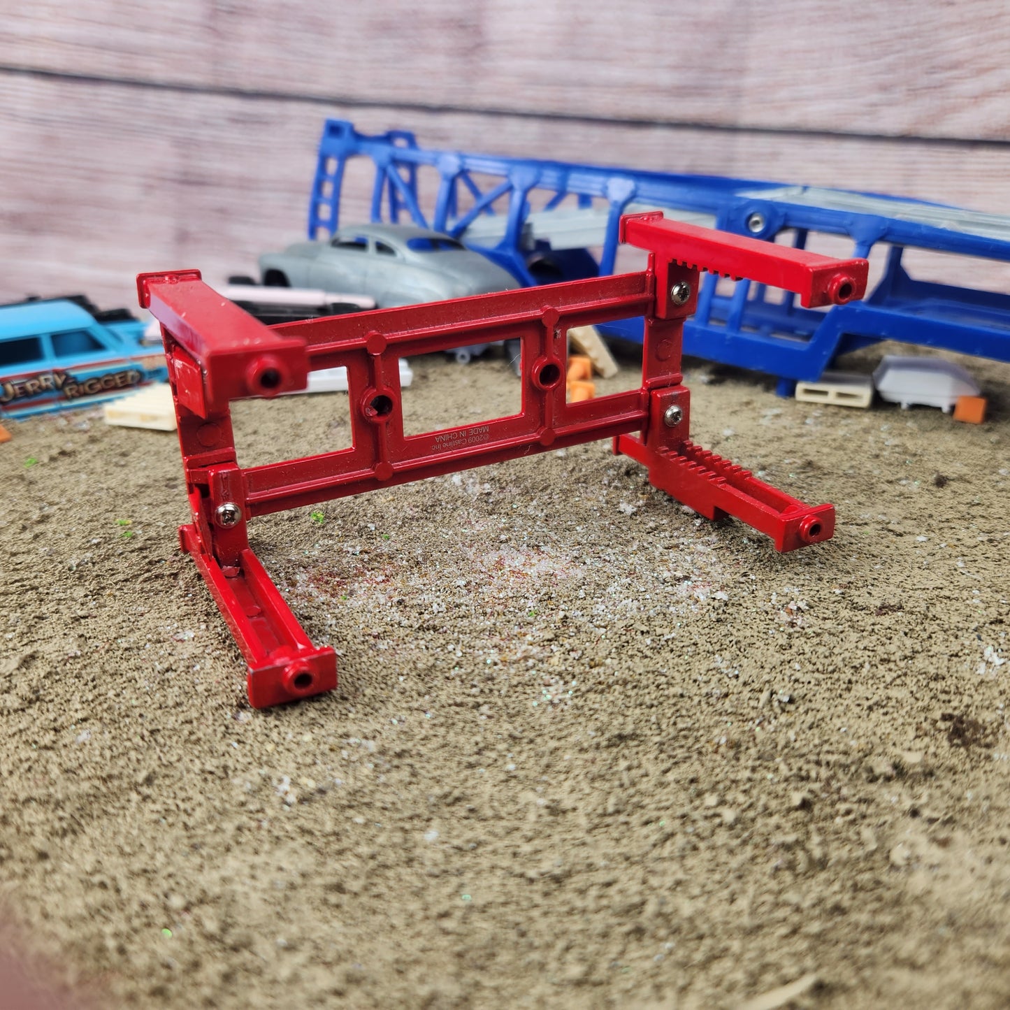 M2 Machines Red Stackable Auto Lift