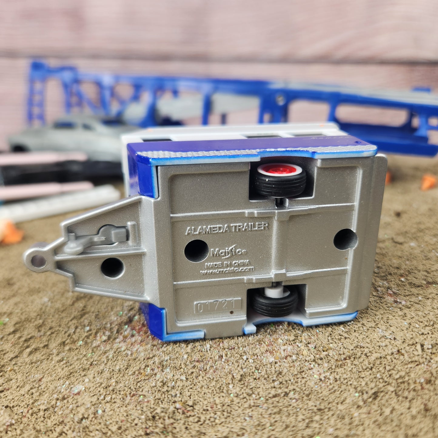 1:64 Maisto Alameda Camper Trailer