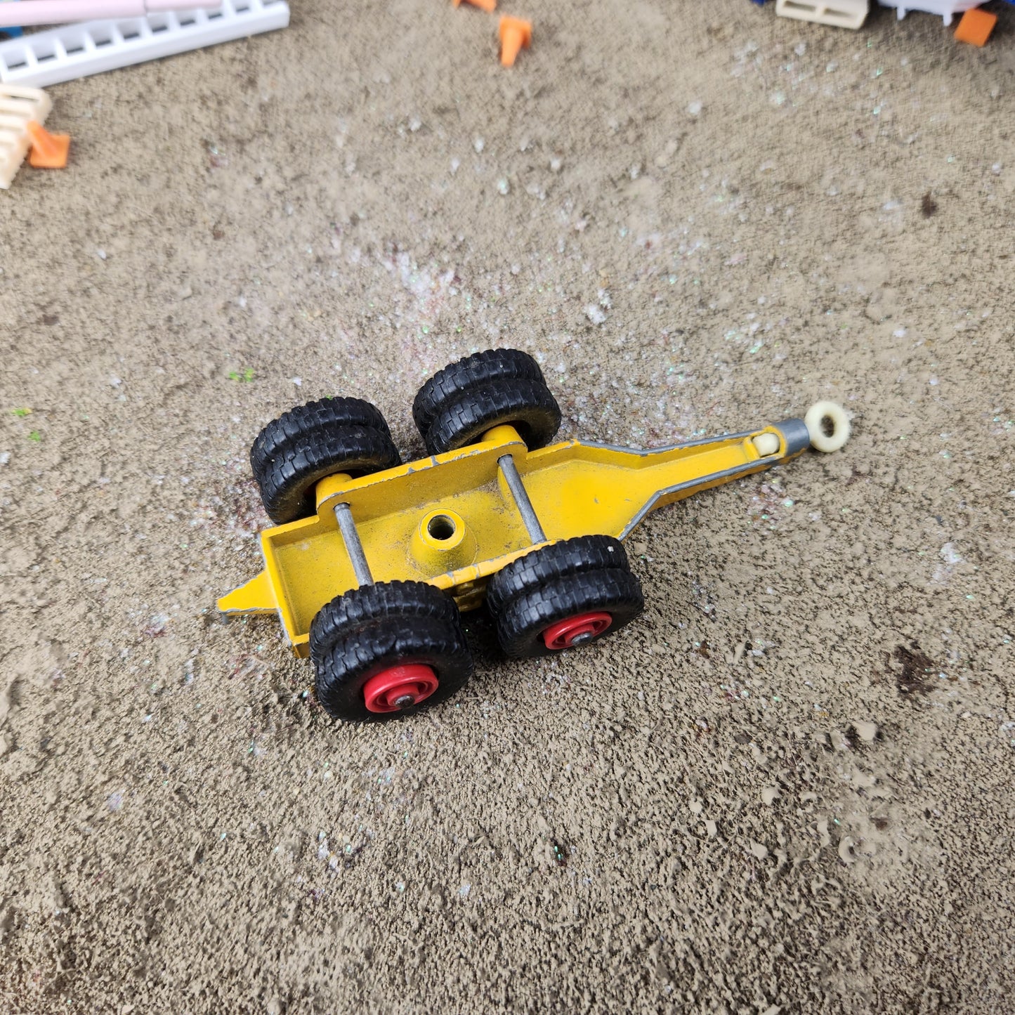 1:64 Matchbox King Size Pipe Trailer Missing Top Piece Good as Custom Dolly