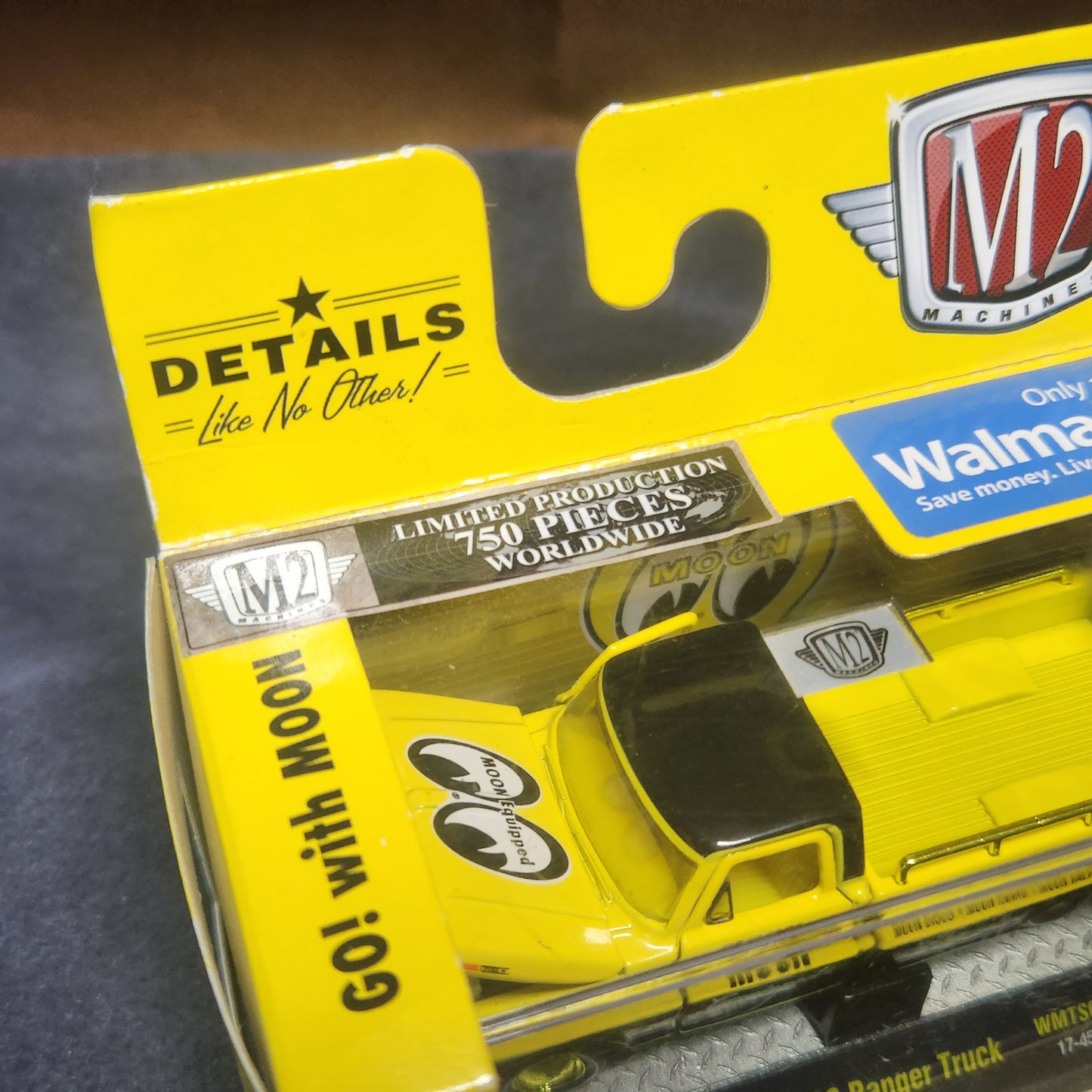 M2 Machines 1:64 1969 Ford F-100 Ranger Mooneyes Chase 1/750 Pieces