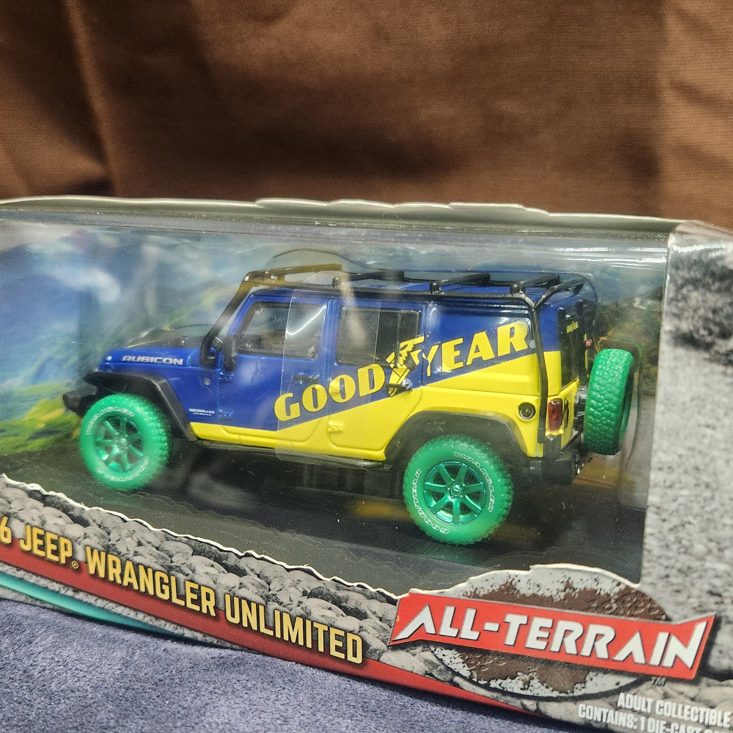 Greenlight 1:43 2016 Jeep Wrangler Unlimited Goodyear Chase Green Machine Edition