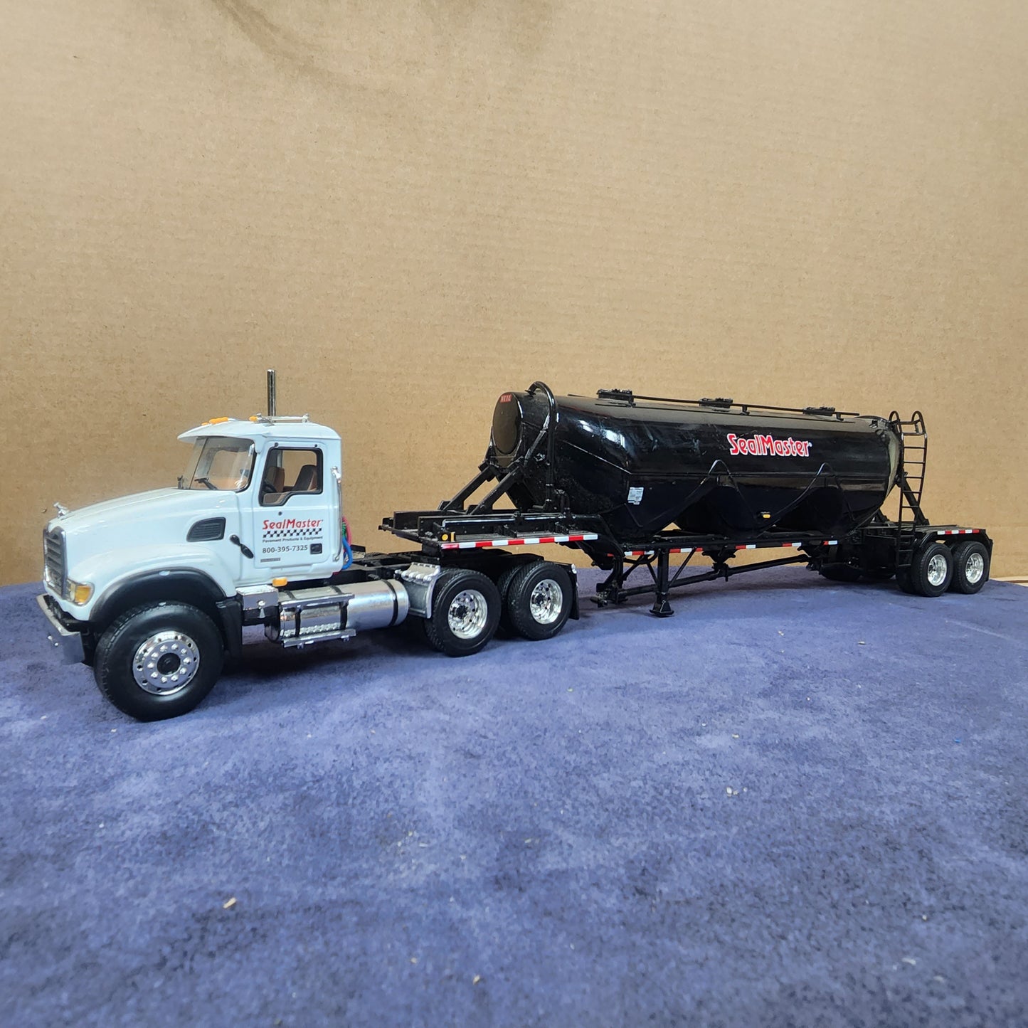 First Gear 1:34 Scale Mack Granite with SealMaster Dry Bulk Tanker Trailer