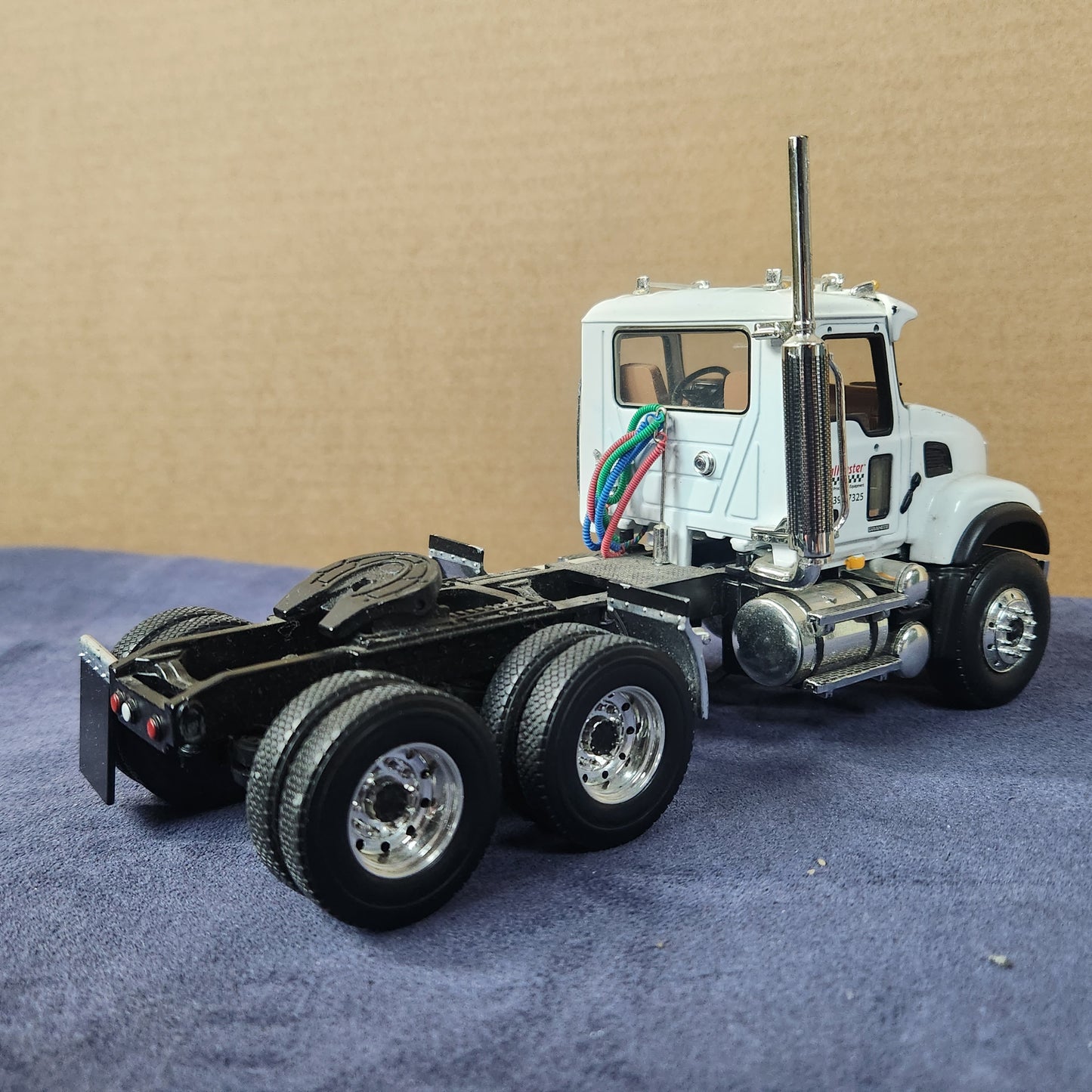 First Gear 1:34 Scale Mack Granite with SealMaster Dry Bulk Tanker Trailer