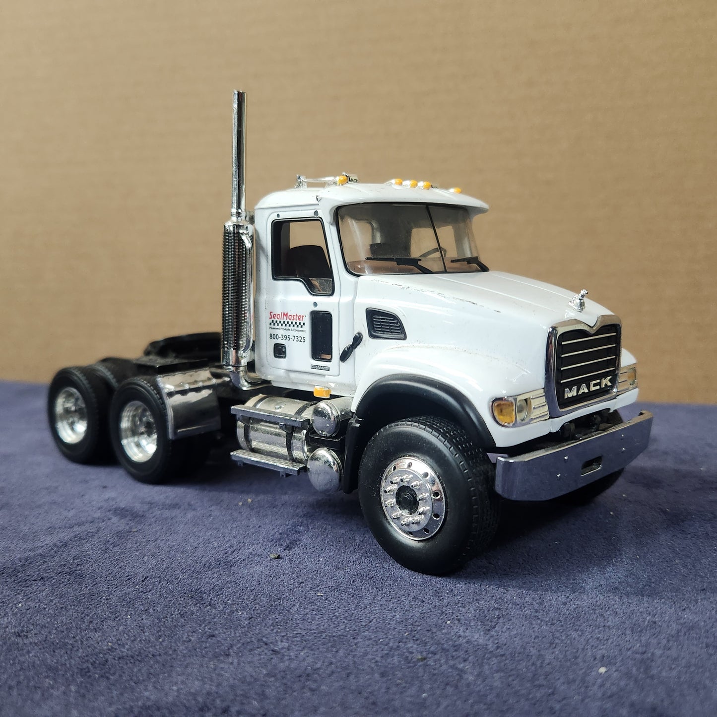 First Gear 1:34 Scale Mack Granite with SealMaster Dry Bulk Tanker Trailer