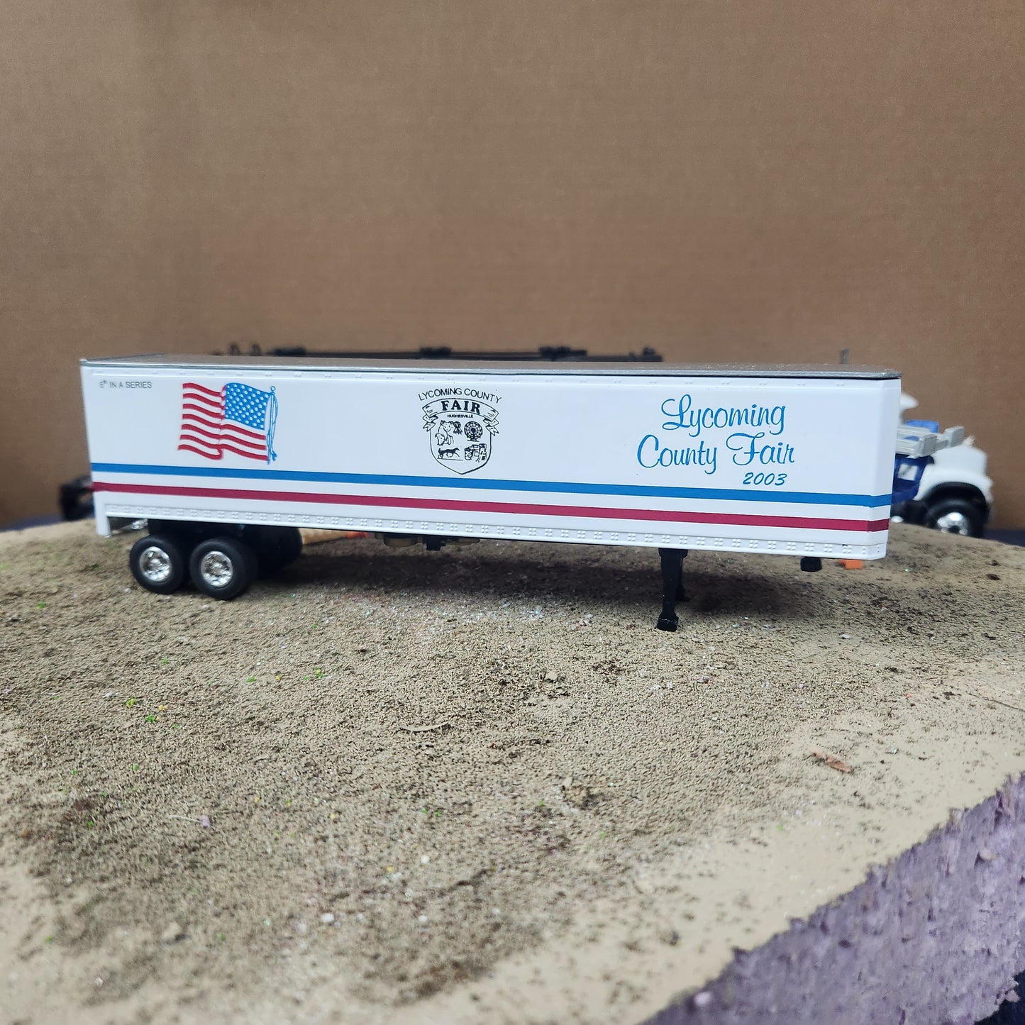 1:64 Liberty Classics Semi Truck Coin Bank Trailer