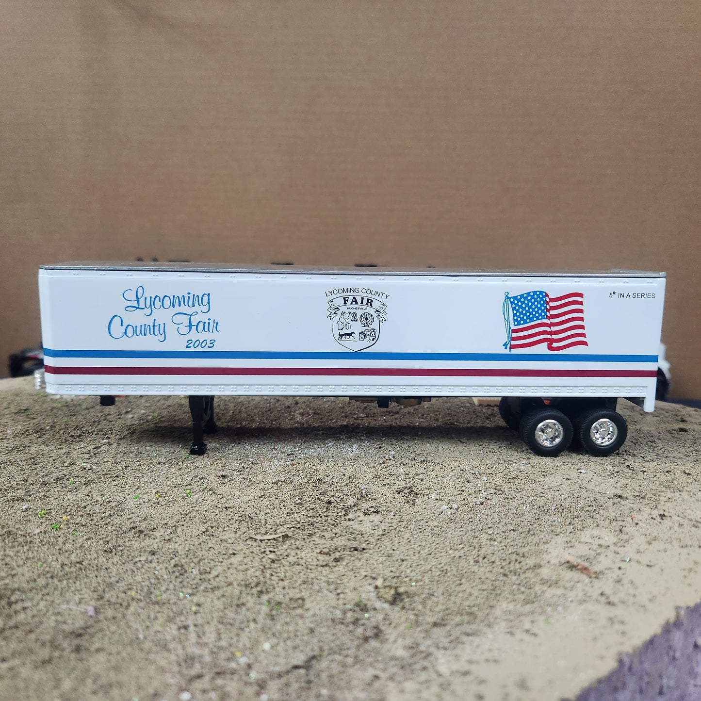 1:64 Liberty Classics Semi Truck Coin Bank Trailer