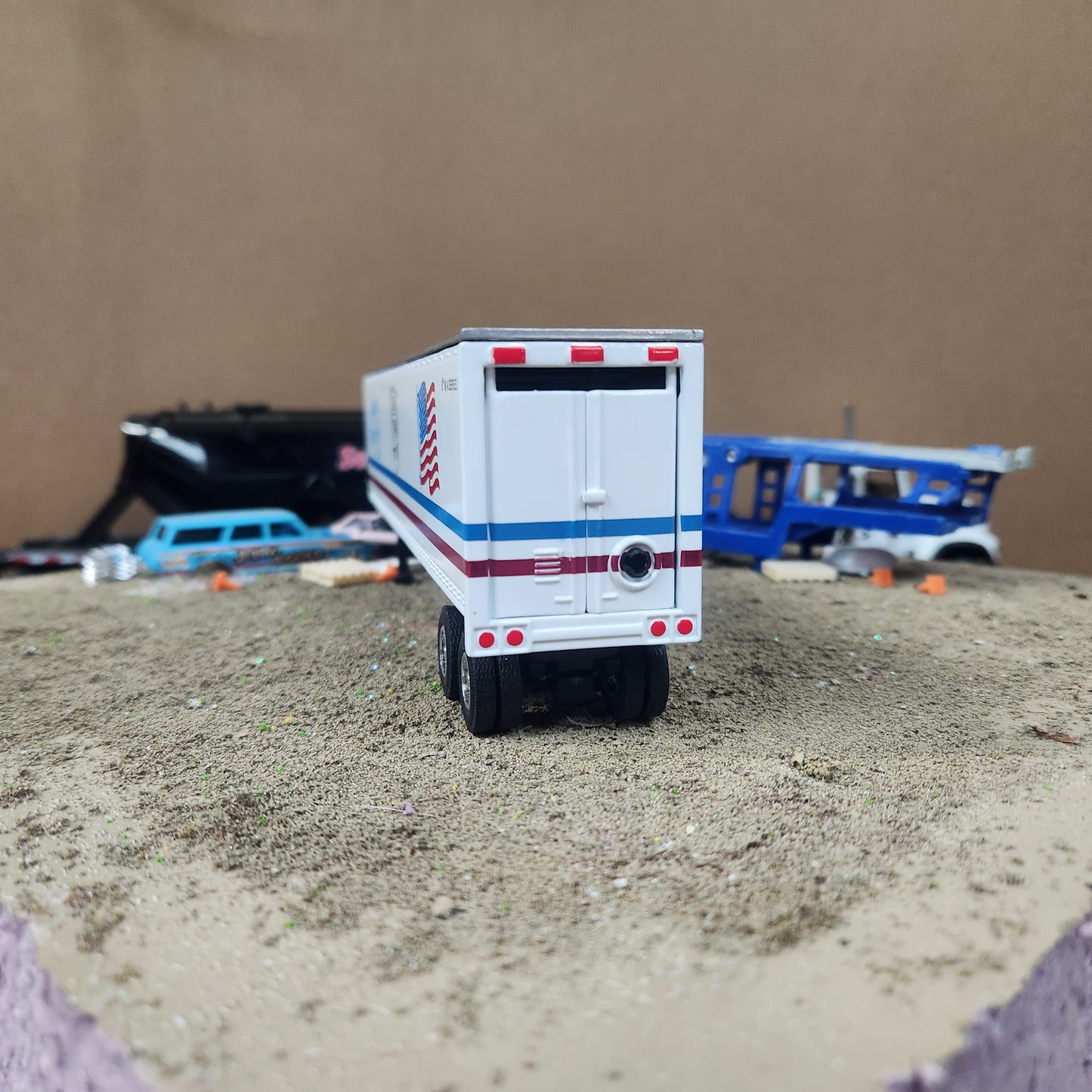 1:64 Liberty Classics Semi Truck Coin Bank Trailer