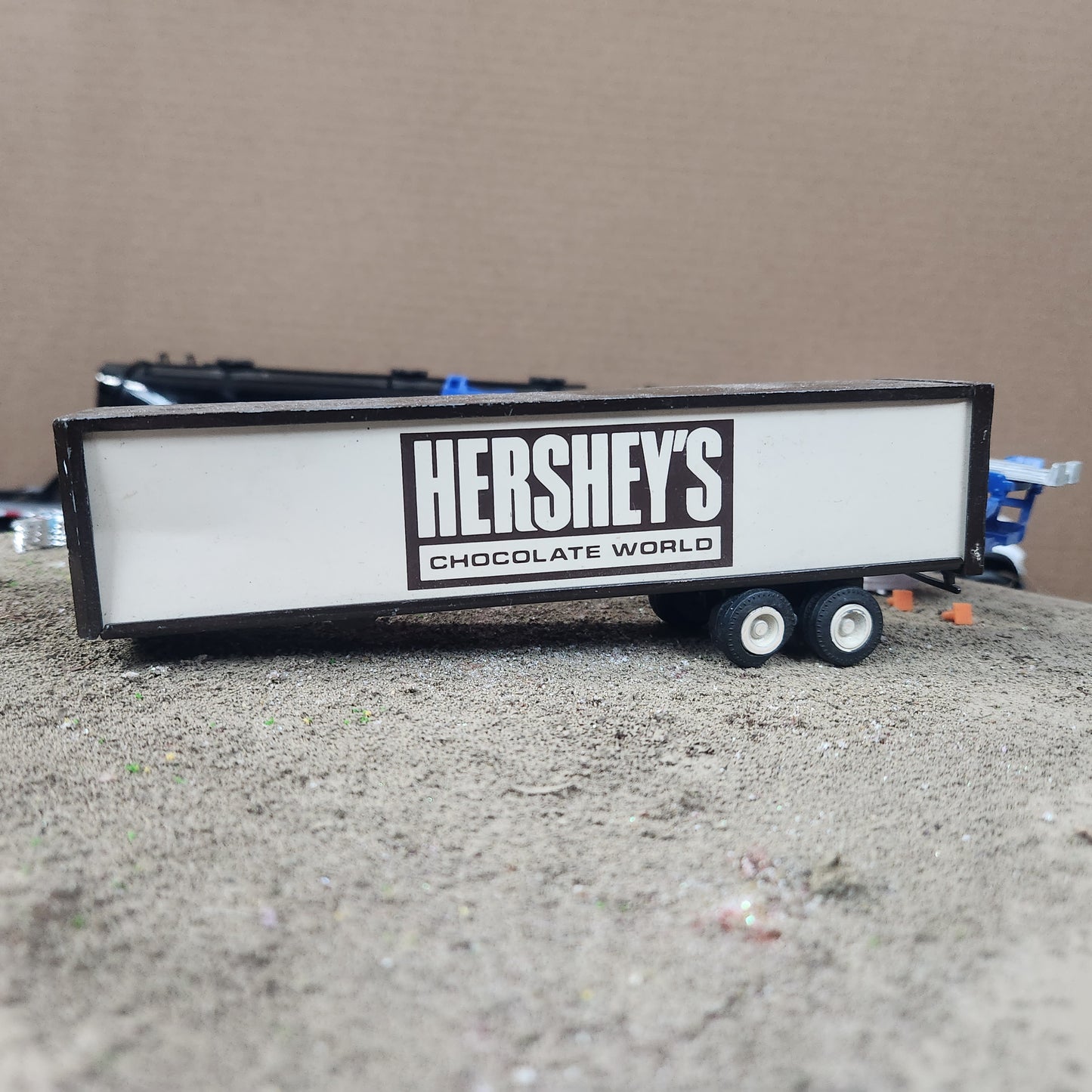 1:64 Winross Hersheys Chocolate Trailer