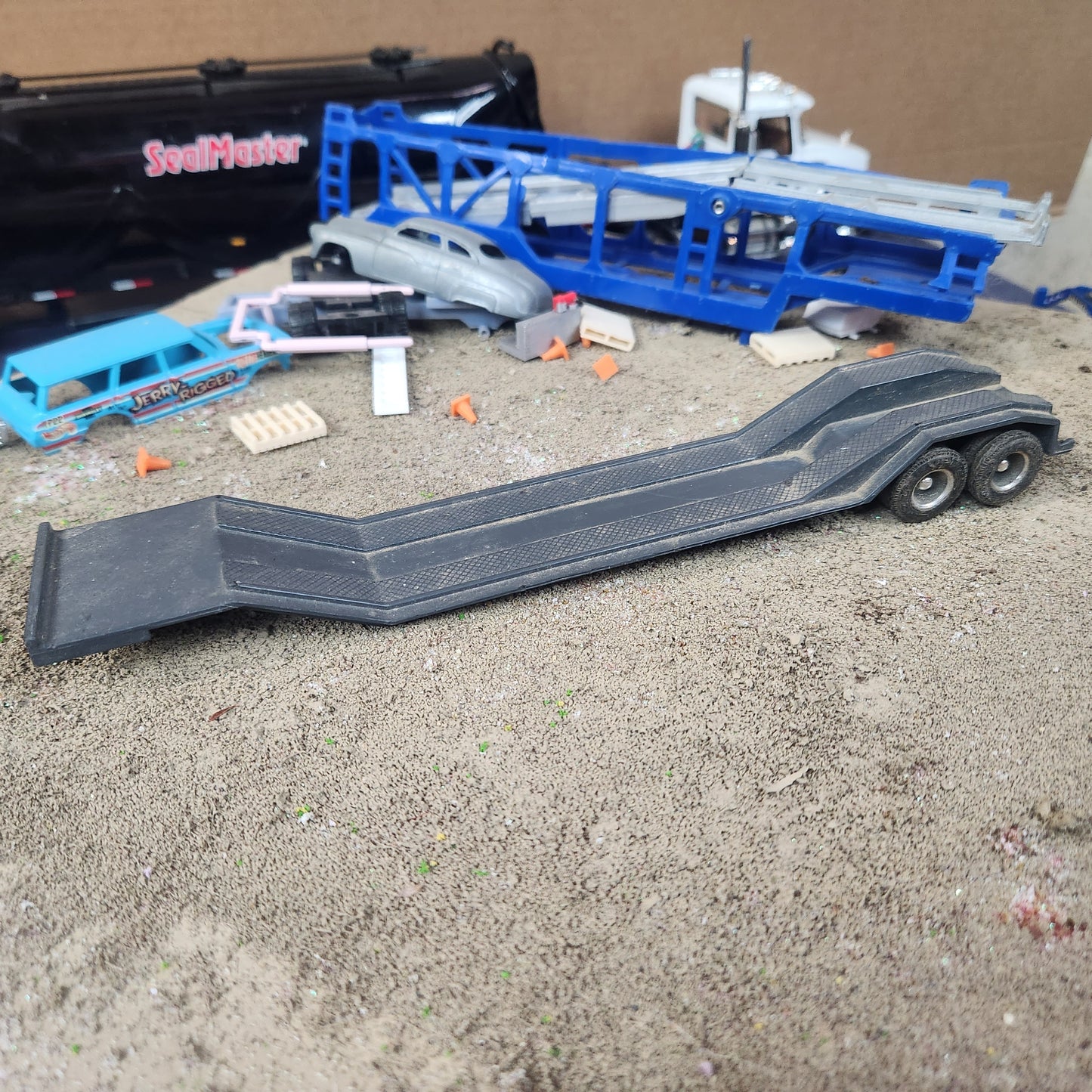 1:64 Ertl Lowbed Flatbed Trailer Grey