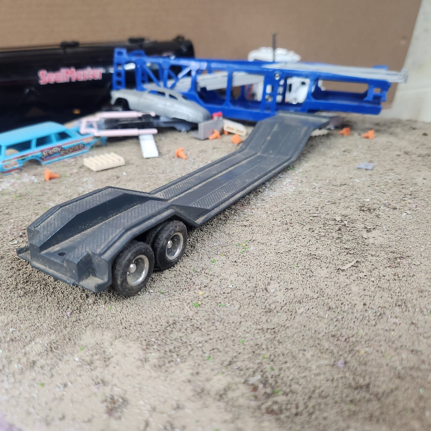 1:64 Ertl Lowbed Flatbed Trailer Grey