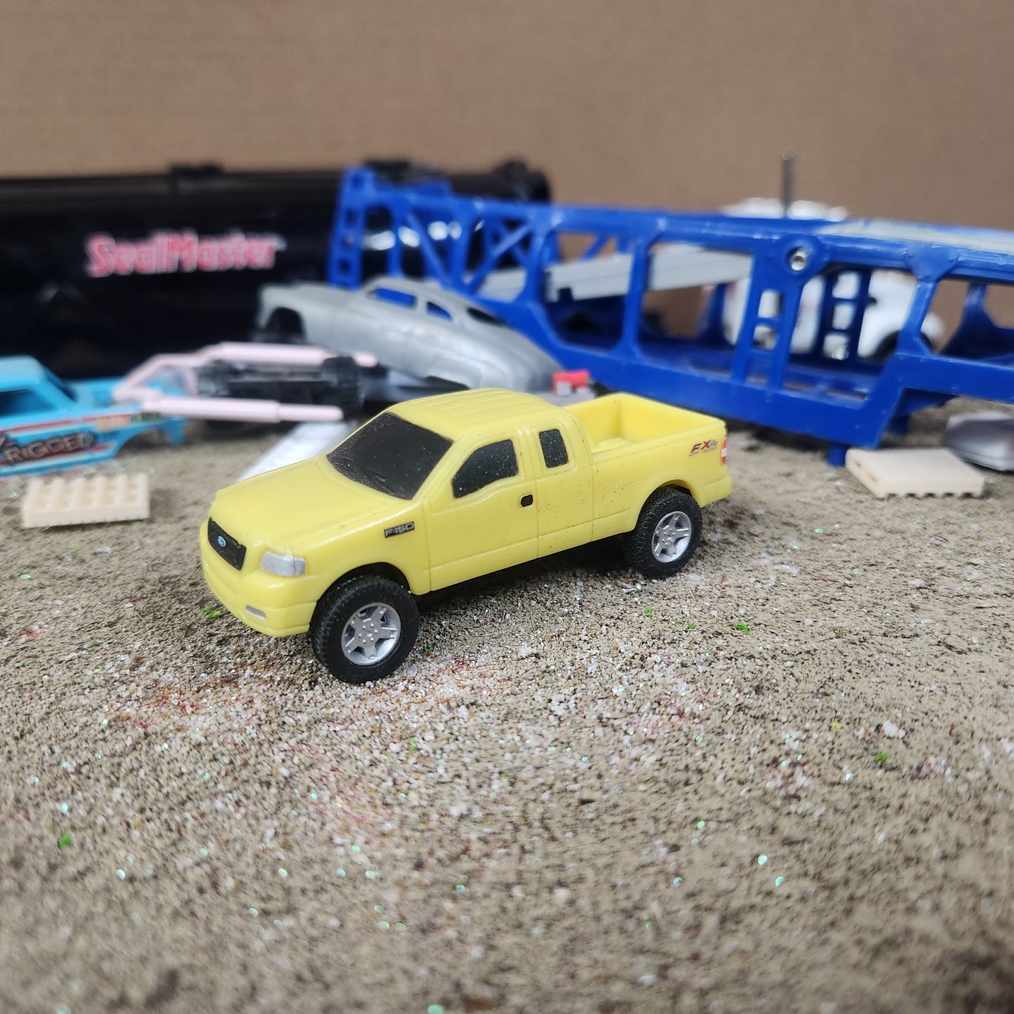 1:64 Ertl Ford F150 Yellow