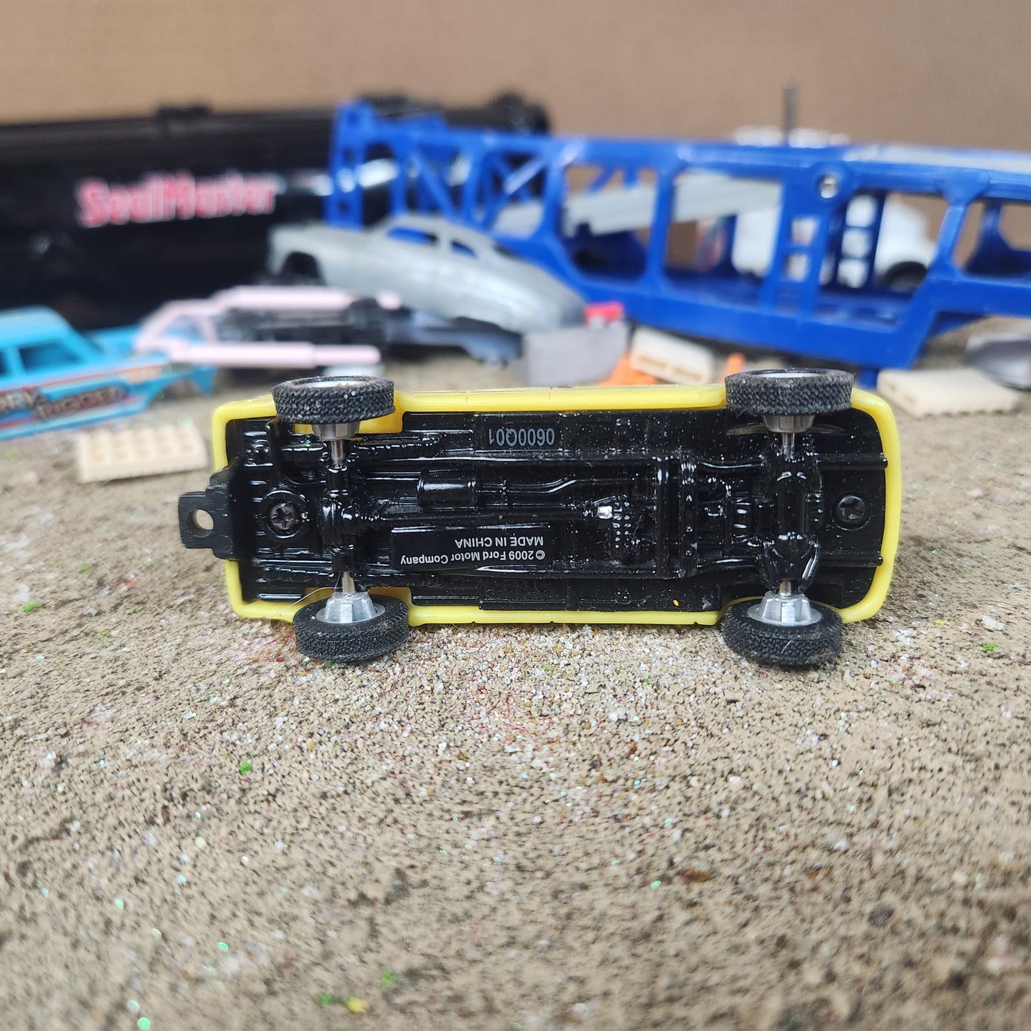 1:64 Ertl Ford F150 Yellow