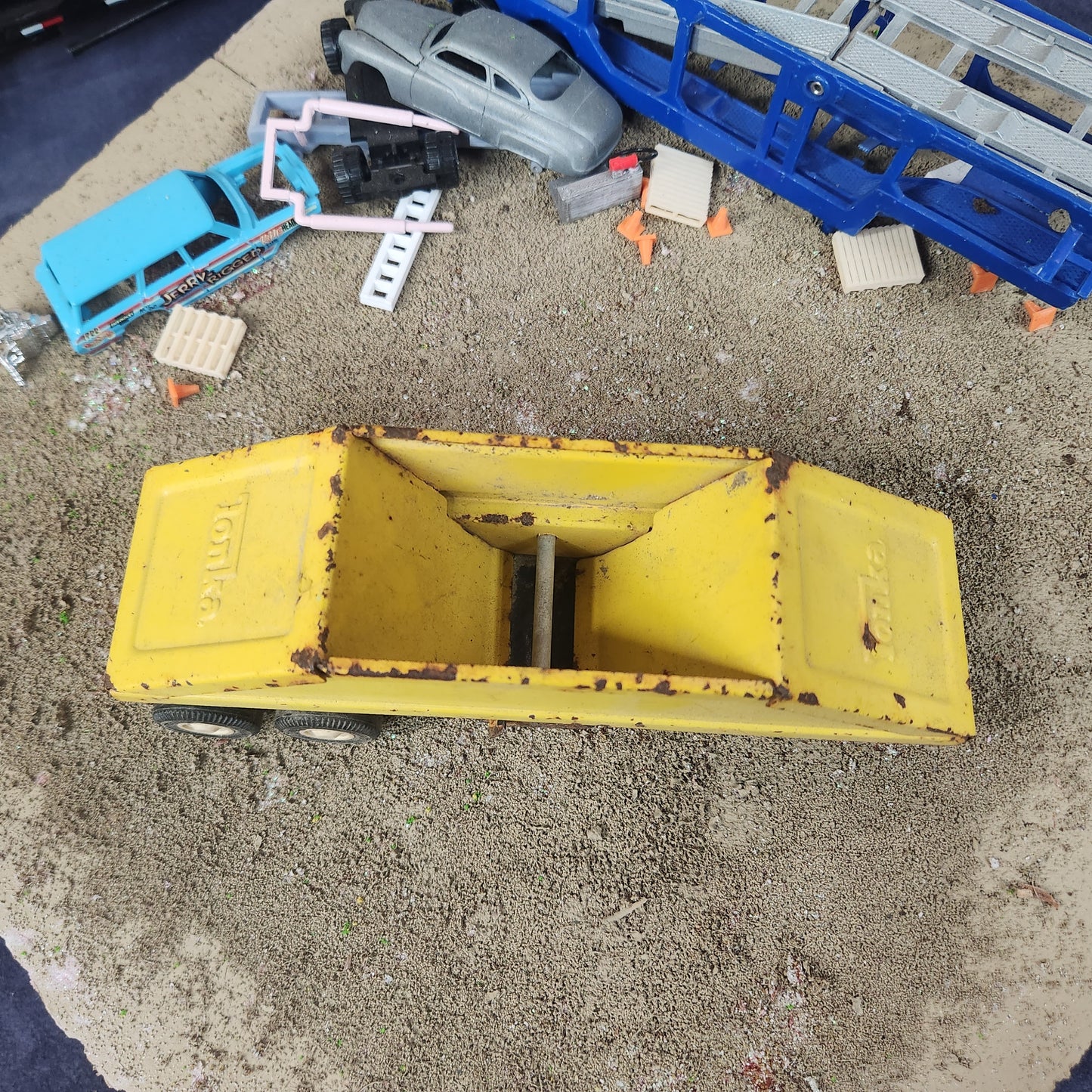 Vintage Tonka Bottom Dump Trailer Unkown Scale 1:50-1:43