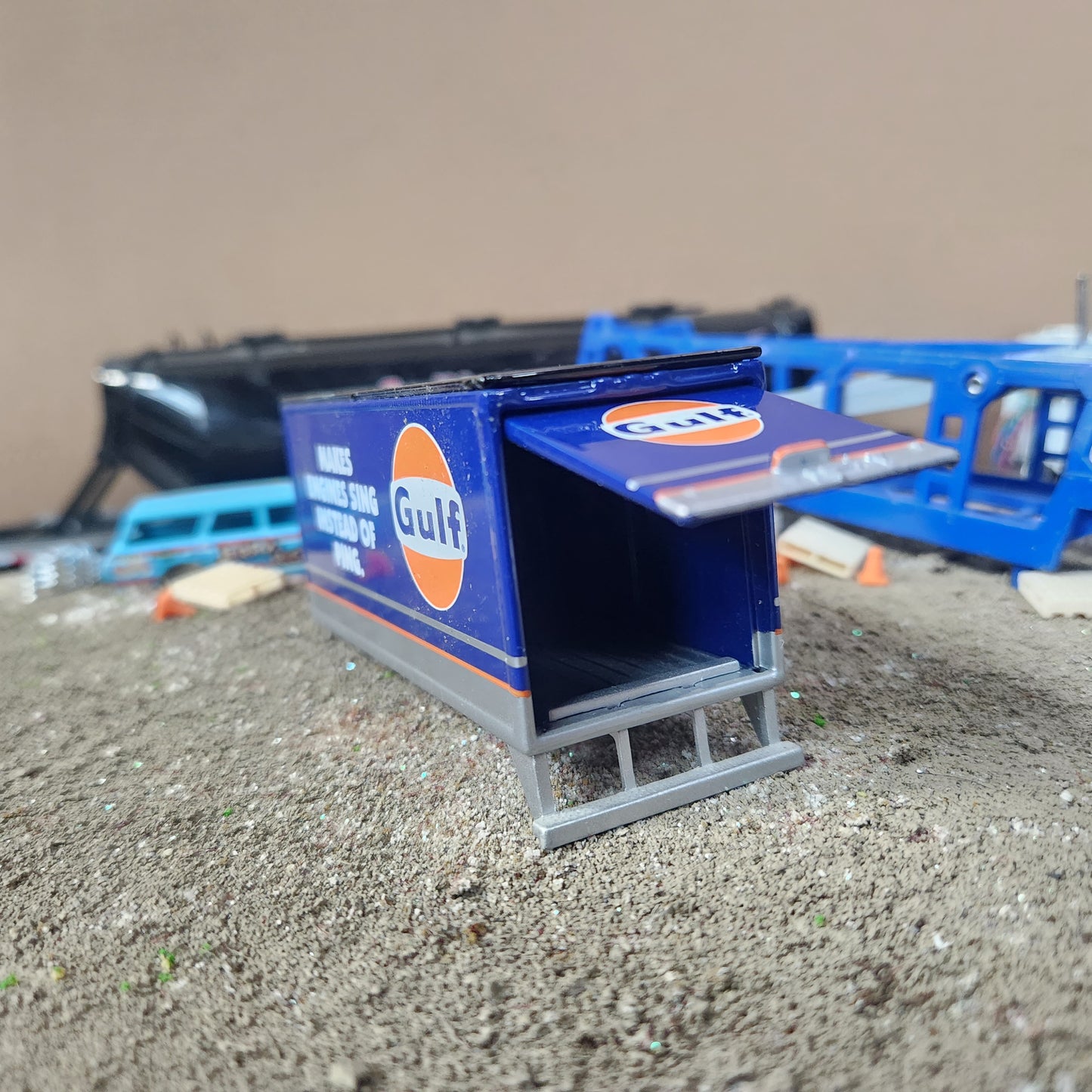 1:64 Speccast Gulf Oil Straight Box Truck Body