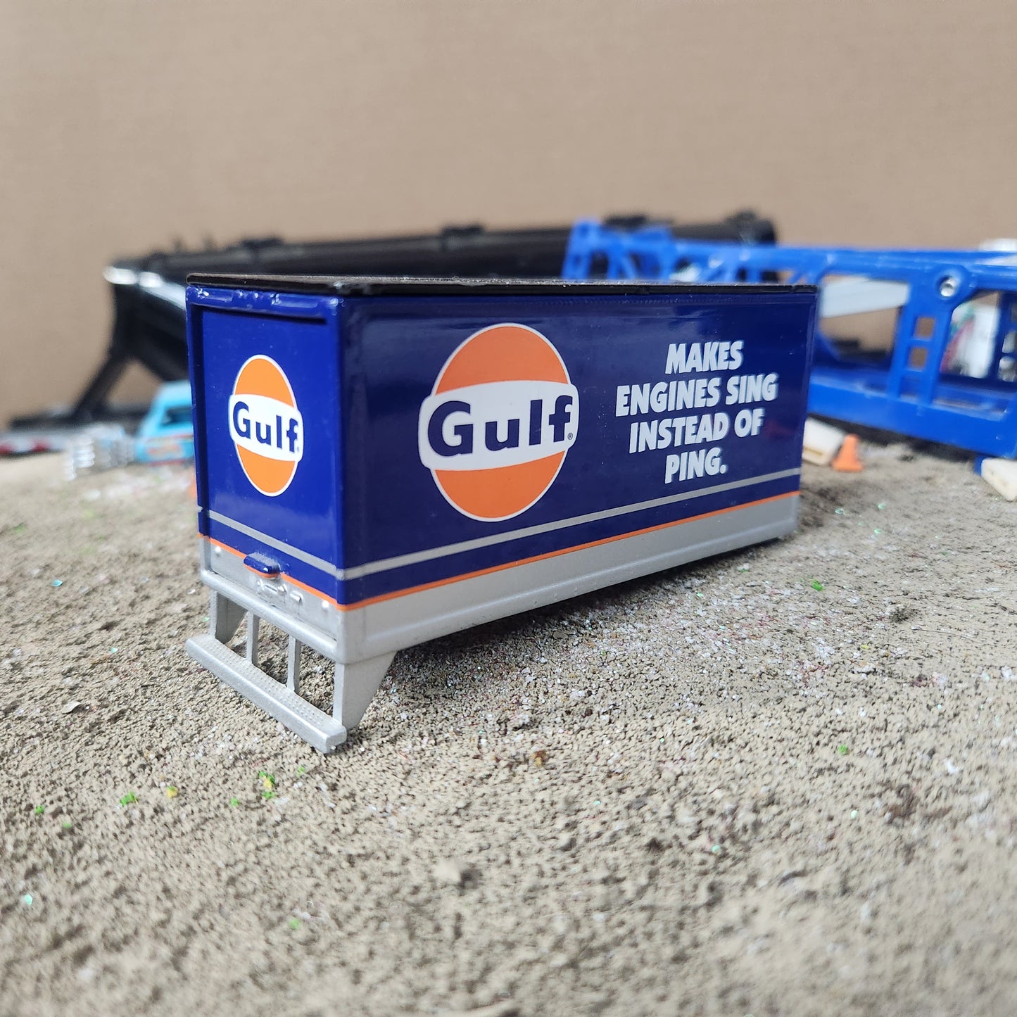 1:64 Speccast Gulf Oil Straight Box Truck Body
