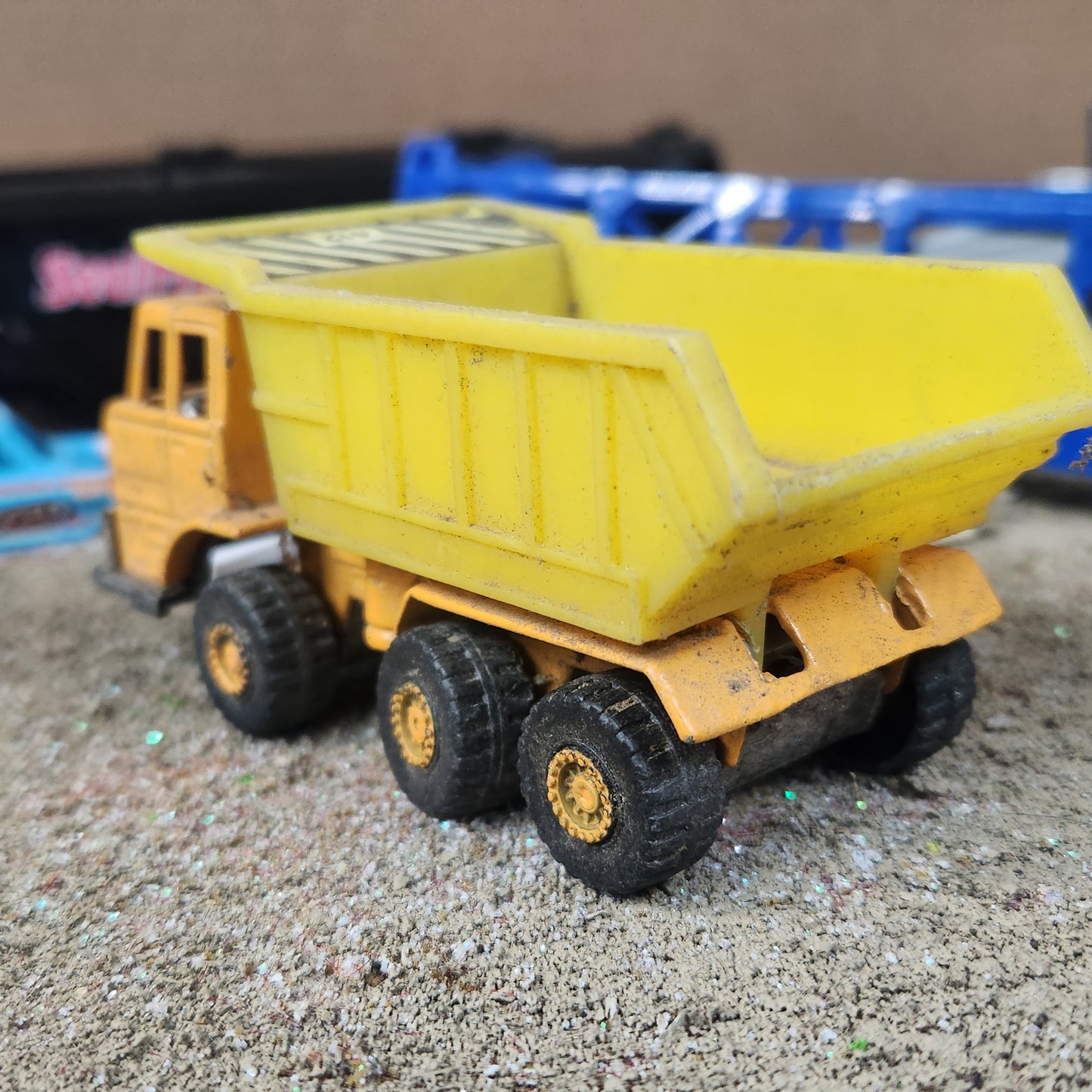 Vintage TootsieToy Heavy Duty Dump Truck Close to 1:64