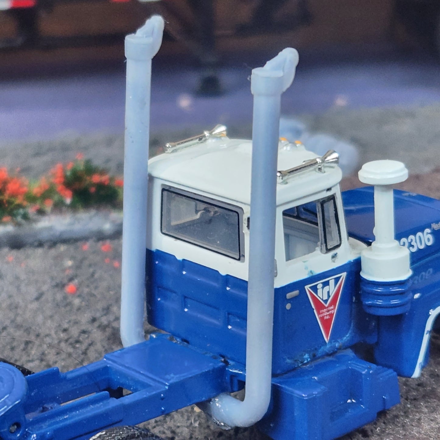 1:64 3D Printed Semi Truck 8" Straight Exhaust Stacks with Moving Tractor Flaps