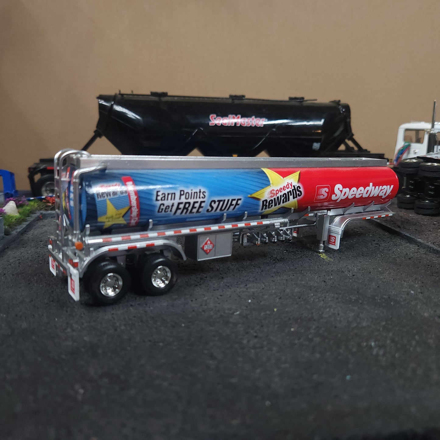 1:64 First Gear Speedway Tanker Trailer Only