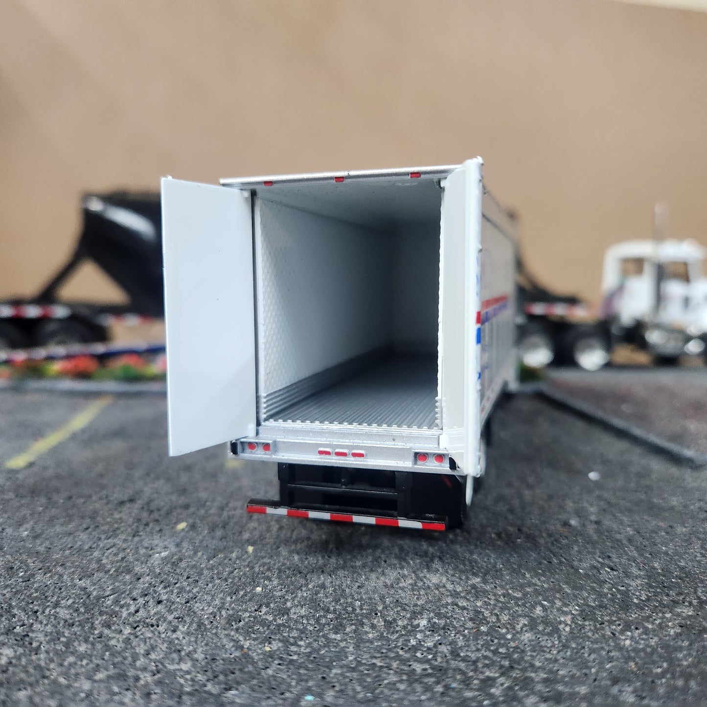 1:64 First Gear Sysco International Day-Cab Straight Truck Reefer Unit Custom Model