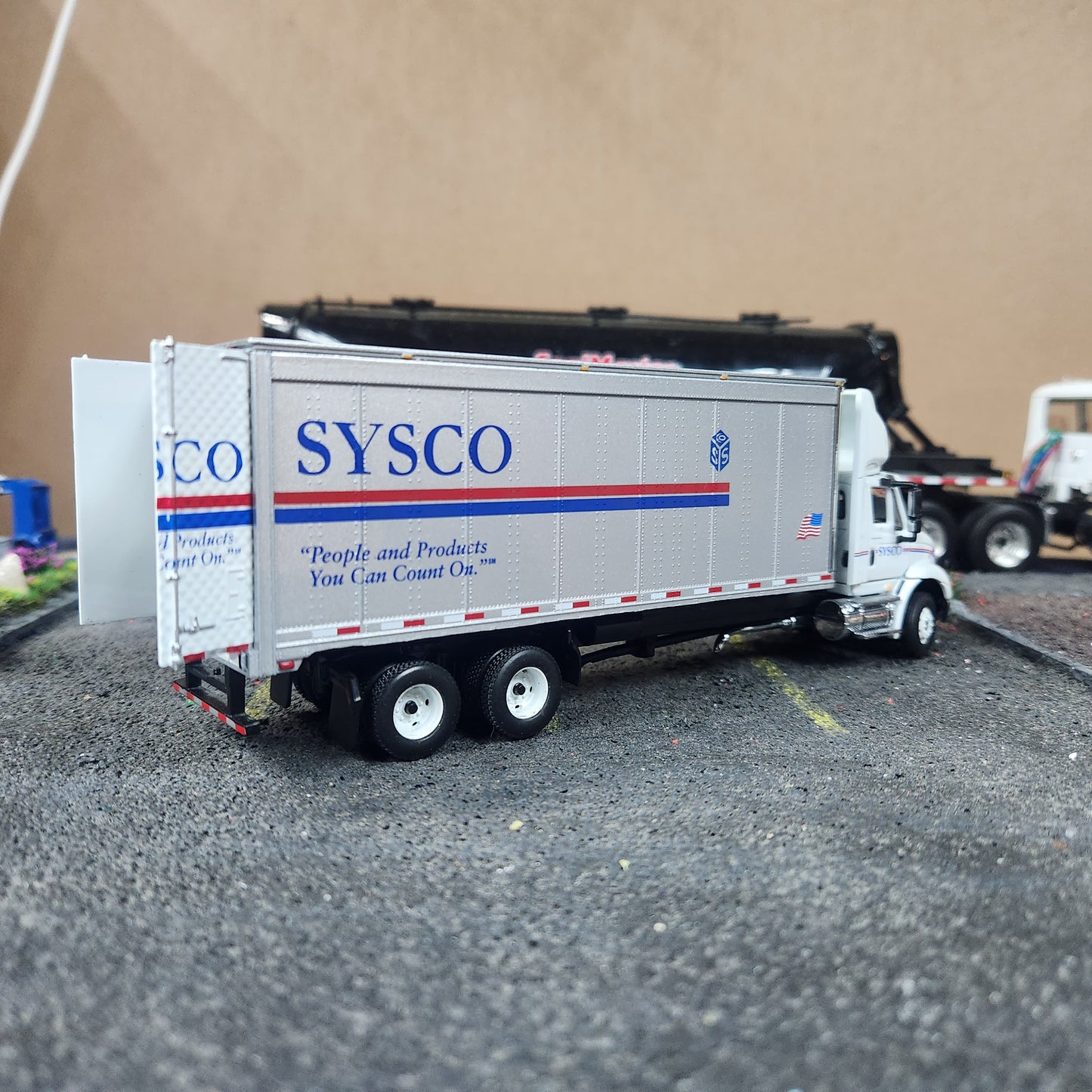 1:64 First Gear Sysco International Day-Cab Straight Truck Reefer Unit Custom Model