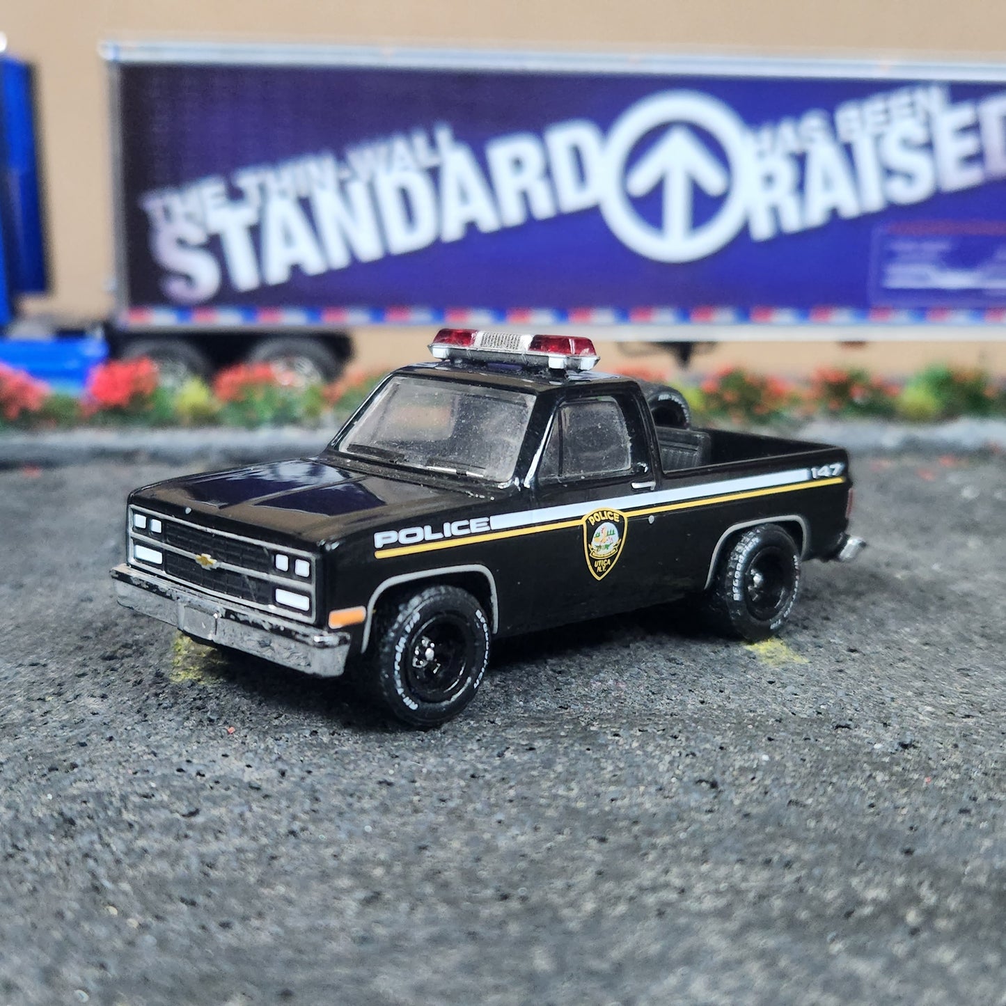 1:64 Scale Greenlight 1990 Chevy K5 Blazer Utica Police Truck
