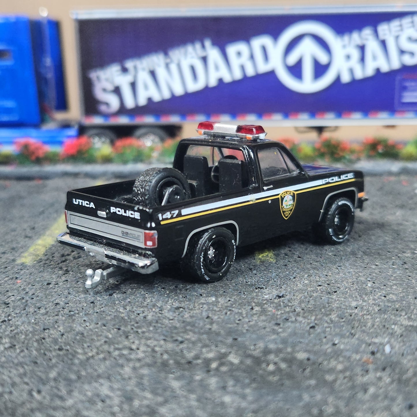1:64 Scale Greenlight 1990 Chevy K5 Blazer Utica Police Truck