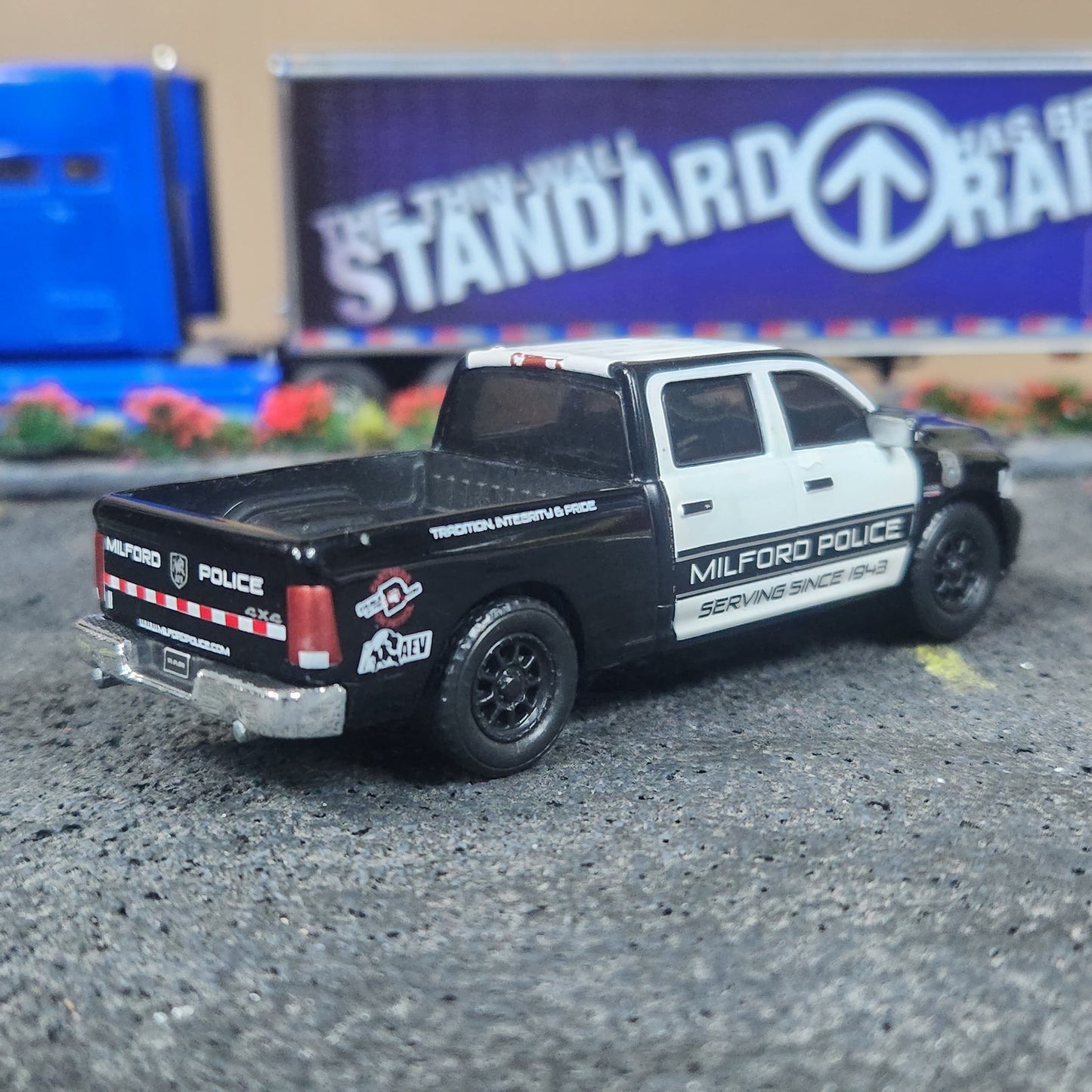 1:64 Scale Greenlight Milford Police 2017 Ram 1500 Truck