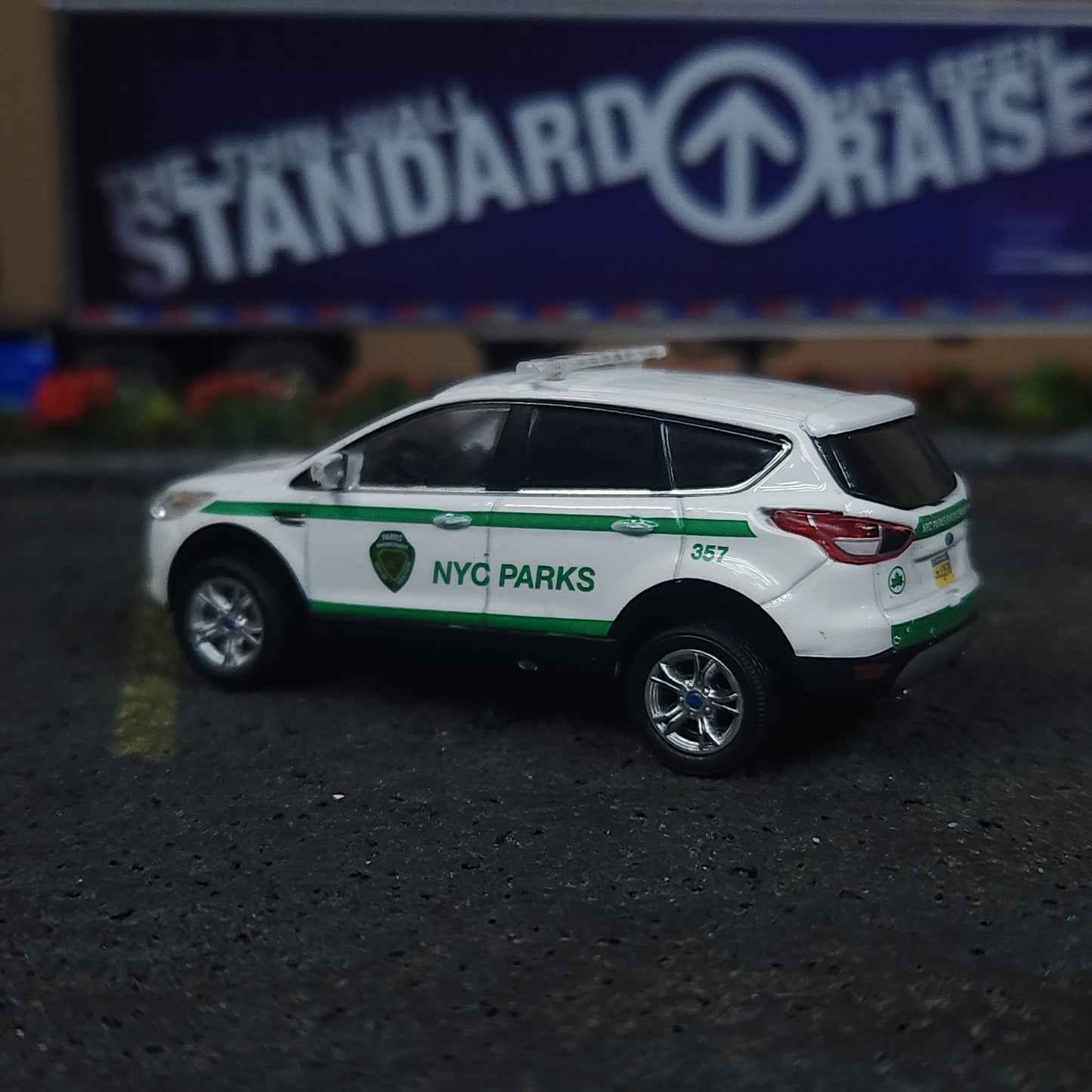 1:64 Scale Greenlight NYC Parks 2013 Ford Escape Car