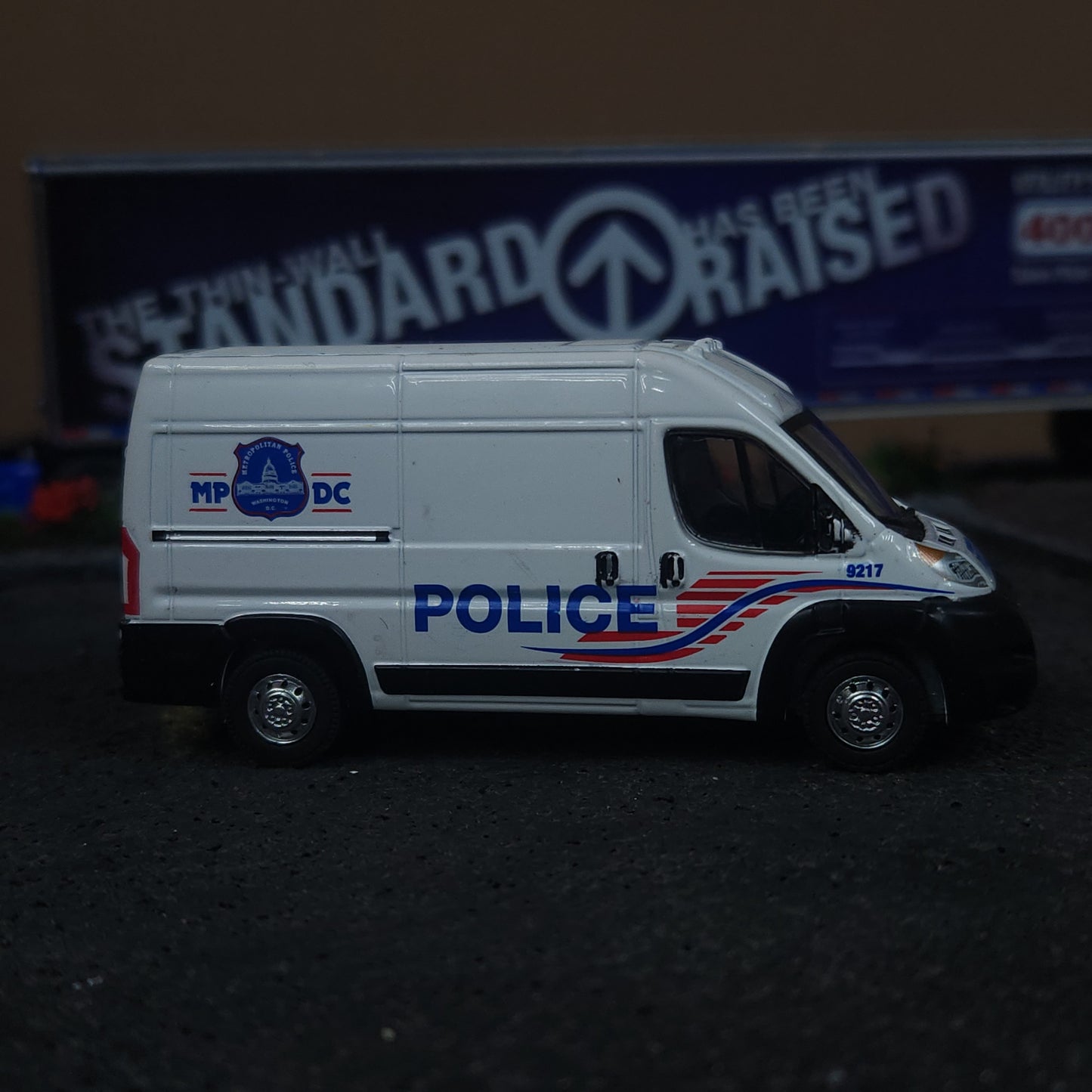 1:64 Scale Greenlight MPDC Metropolitan Police Ford Transit Van