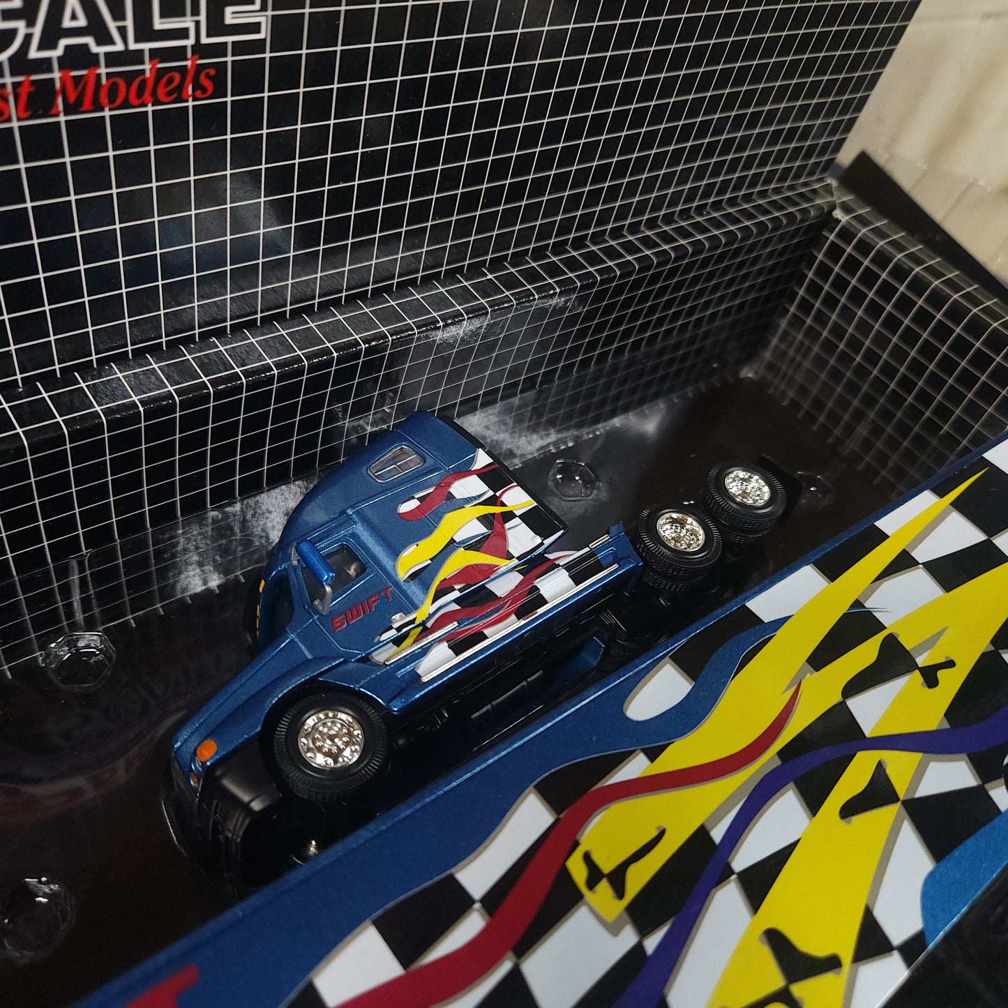 PEM 1:64 Scale Swift Transporter Freightliner Semi Truck and Trailer M75602